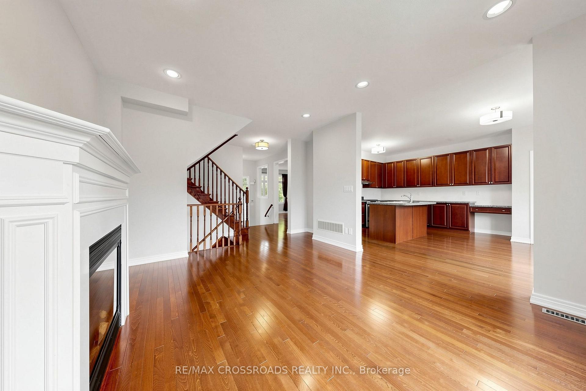 Photo 10 of 52 Dungannon Drive, Markham, Angus Glen — HOMEH