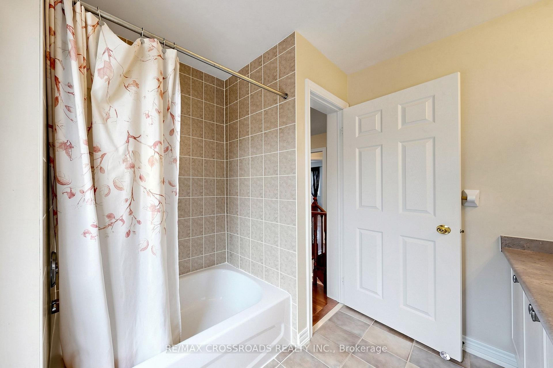 Photo 23 of 52 Dungannon Drive, Markham, Angus Glen — HOMEH