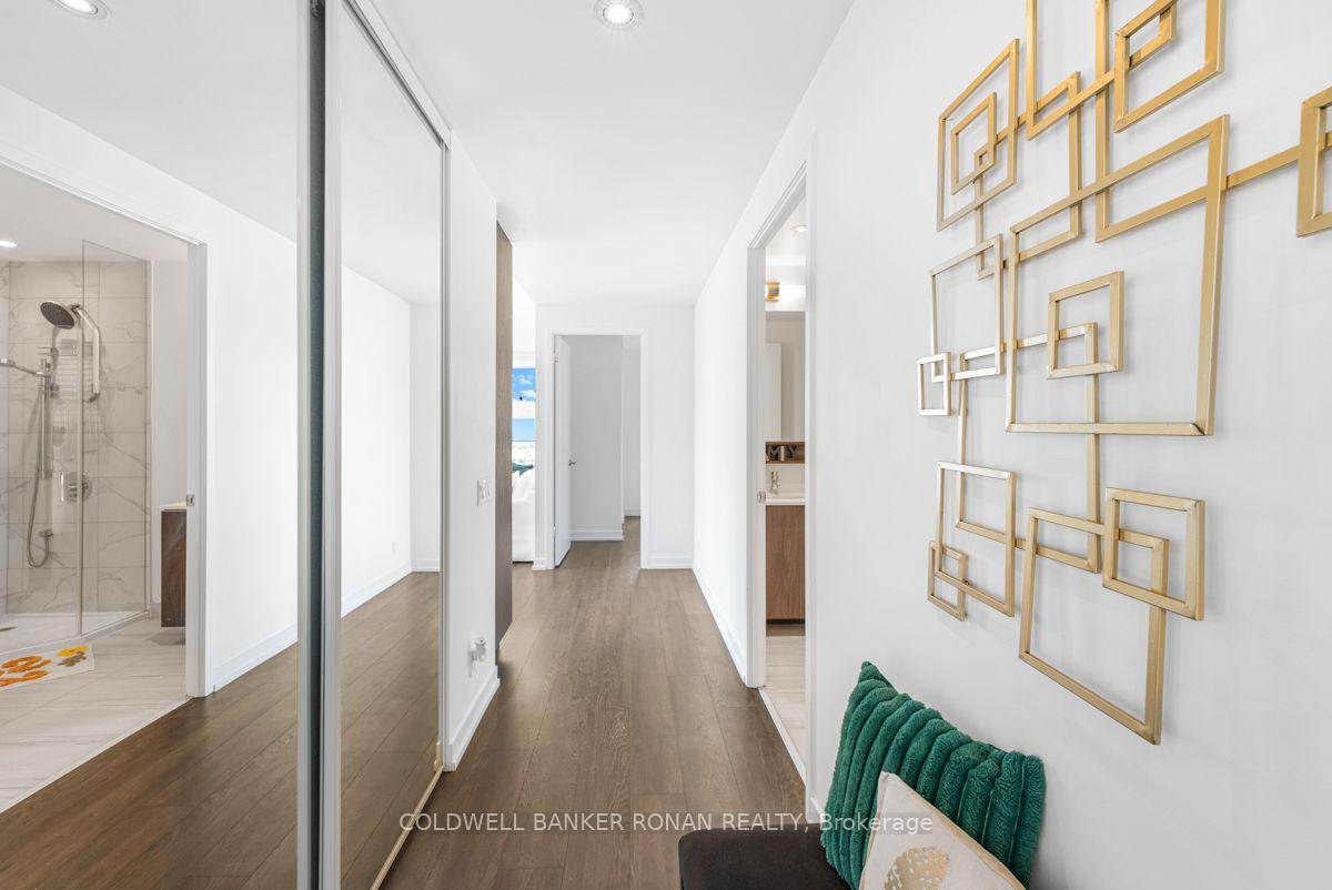 Photo 4 of Unit 5110, 5 Buttermill Avenue, Vaughan, Concord — HOMEH
