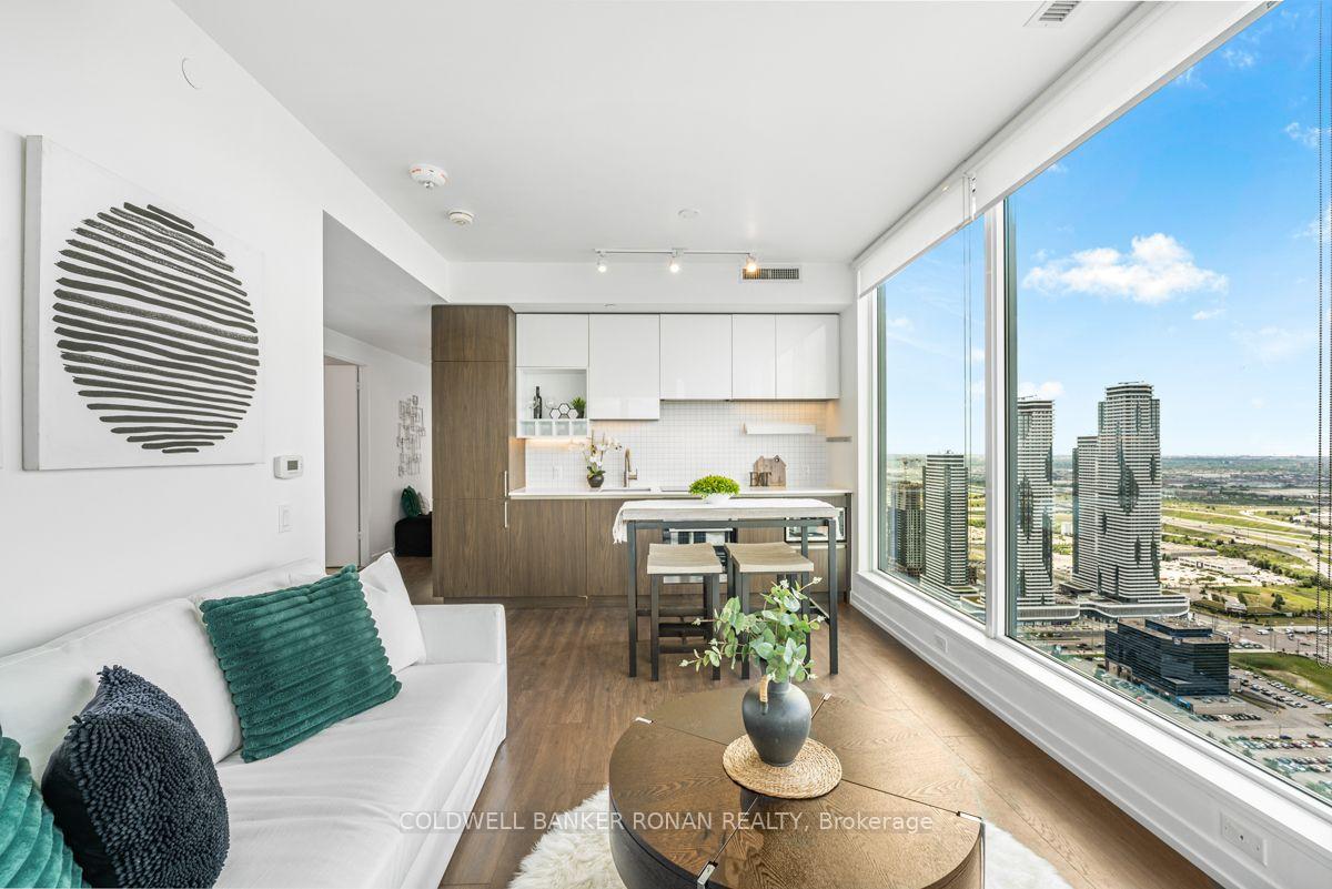 Photo 10 of Unit 5110, 5 Buttermill Avenue, Vaughan, Concord — HOMEH