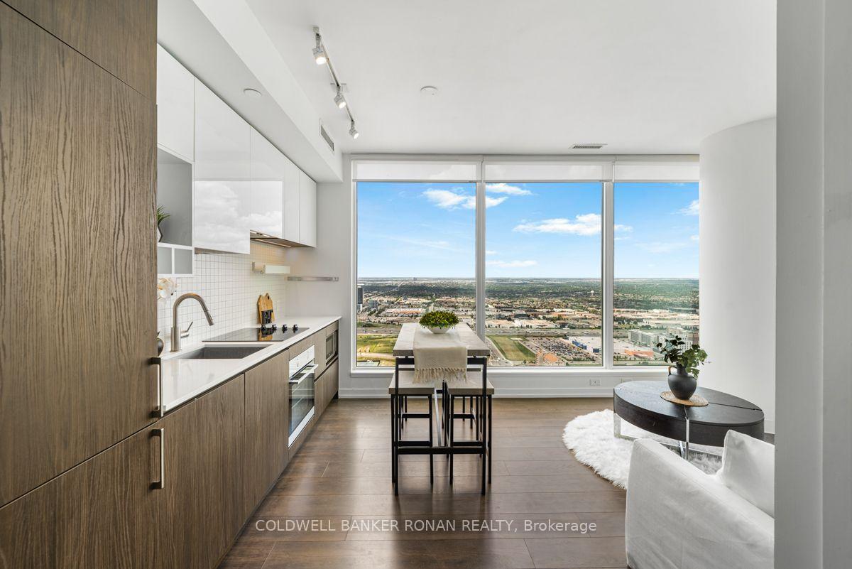 Photo 12 of Unit 5110, 5 Buttermill Avenue, Vaughan, Concord — HOMEH
