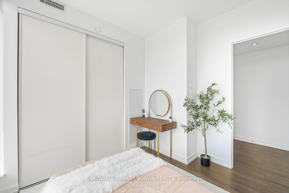 Photo 19 of Unit 5110, 5 Buttermill Avenue, Vaughan, Concord — HOMEH