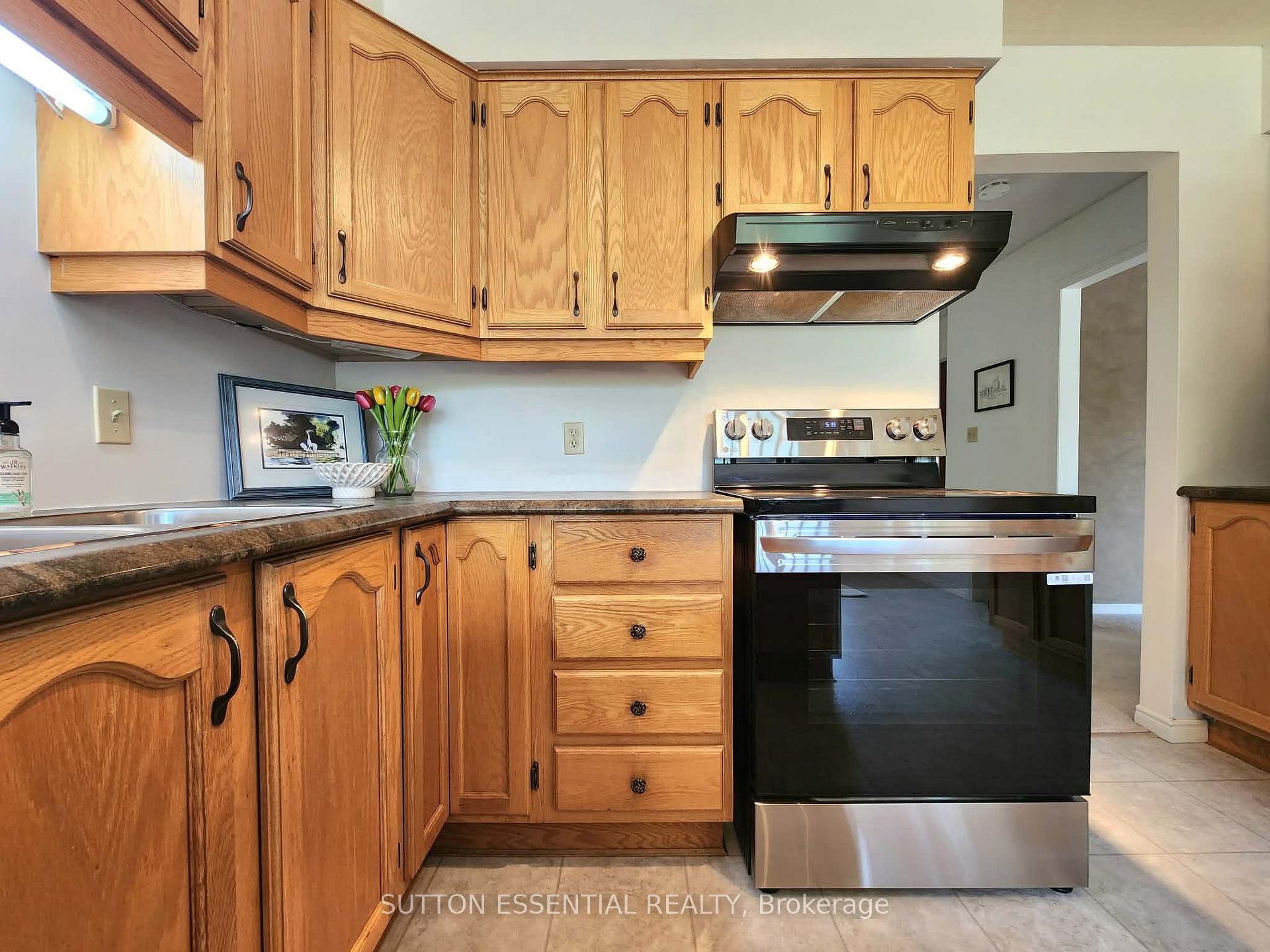 Photo 17 of 116 Margaret Place, Brockville, Brockville — HOMEH