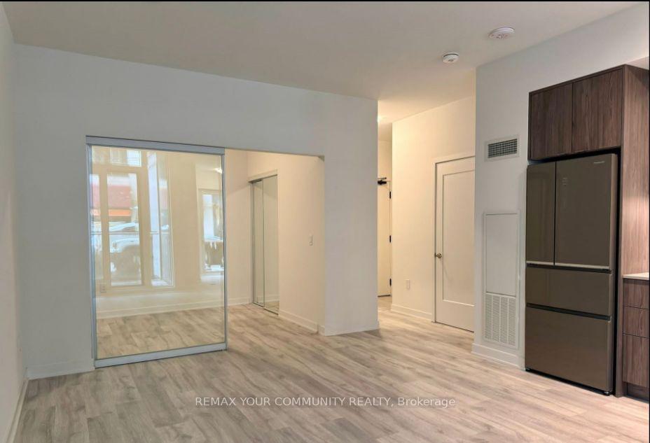 Photo 5 of Unit 102 SE, 60 Princess Avenue SE, Toronto, Waterfront Communities — HOMEH