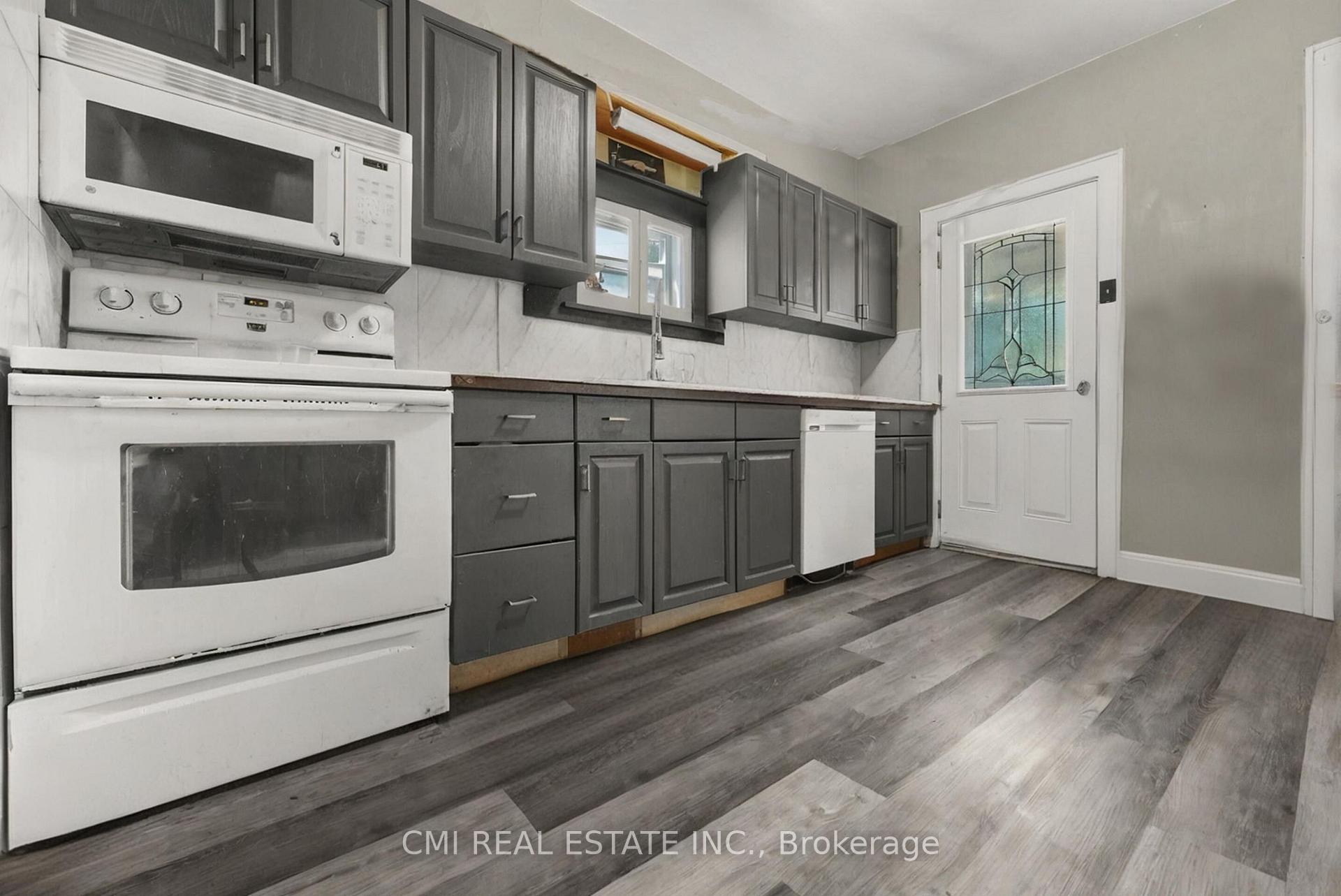 Photo 15 of 433 Lydia Street, Sarnia — HOMEH