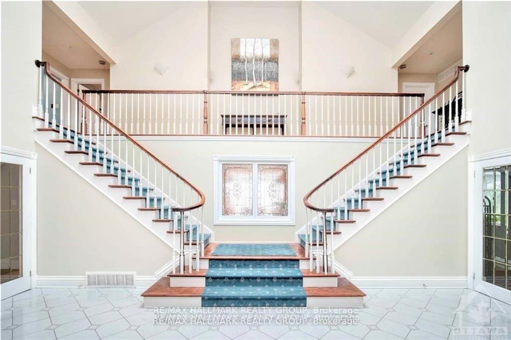 Photo 2 of 23 Davidson Drive, Ottawa, Rothwell Heights — HOMEH