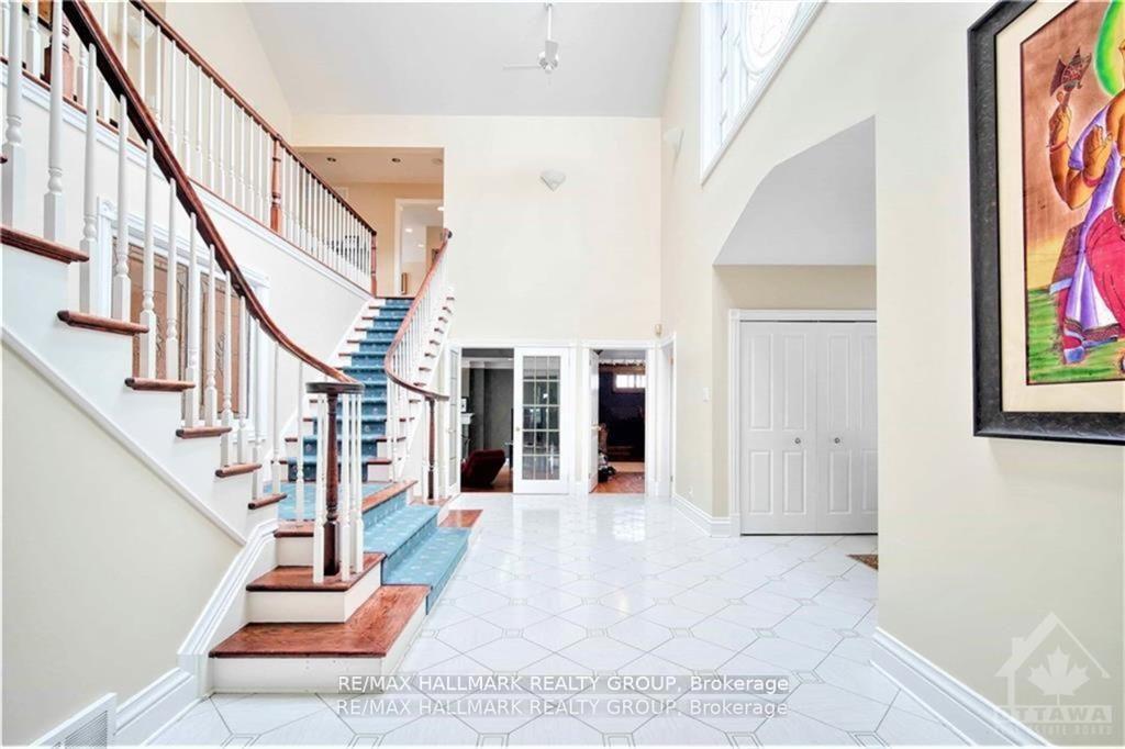 Photo 3 of 23 Davidson Drive, Ottawa, Rothwell Heights — HOMEH