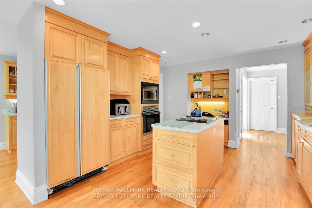Photo 8 of 23 Davidson Drive, Ottawa, Rothwell Heights — HOMEH