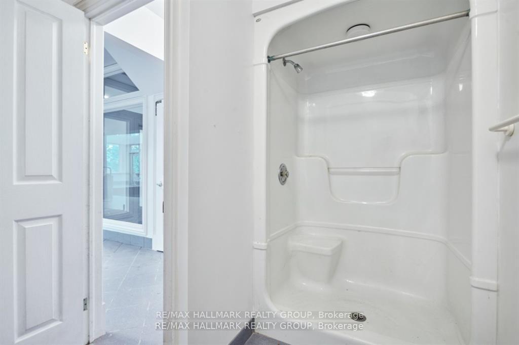 Photo 24 of 23 Davidson Drive, Ottawa, Rothwell Heights — HOMEH