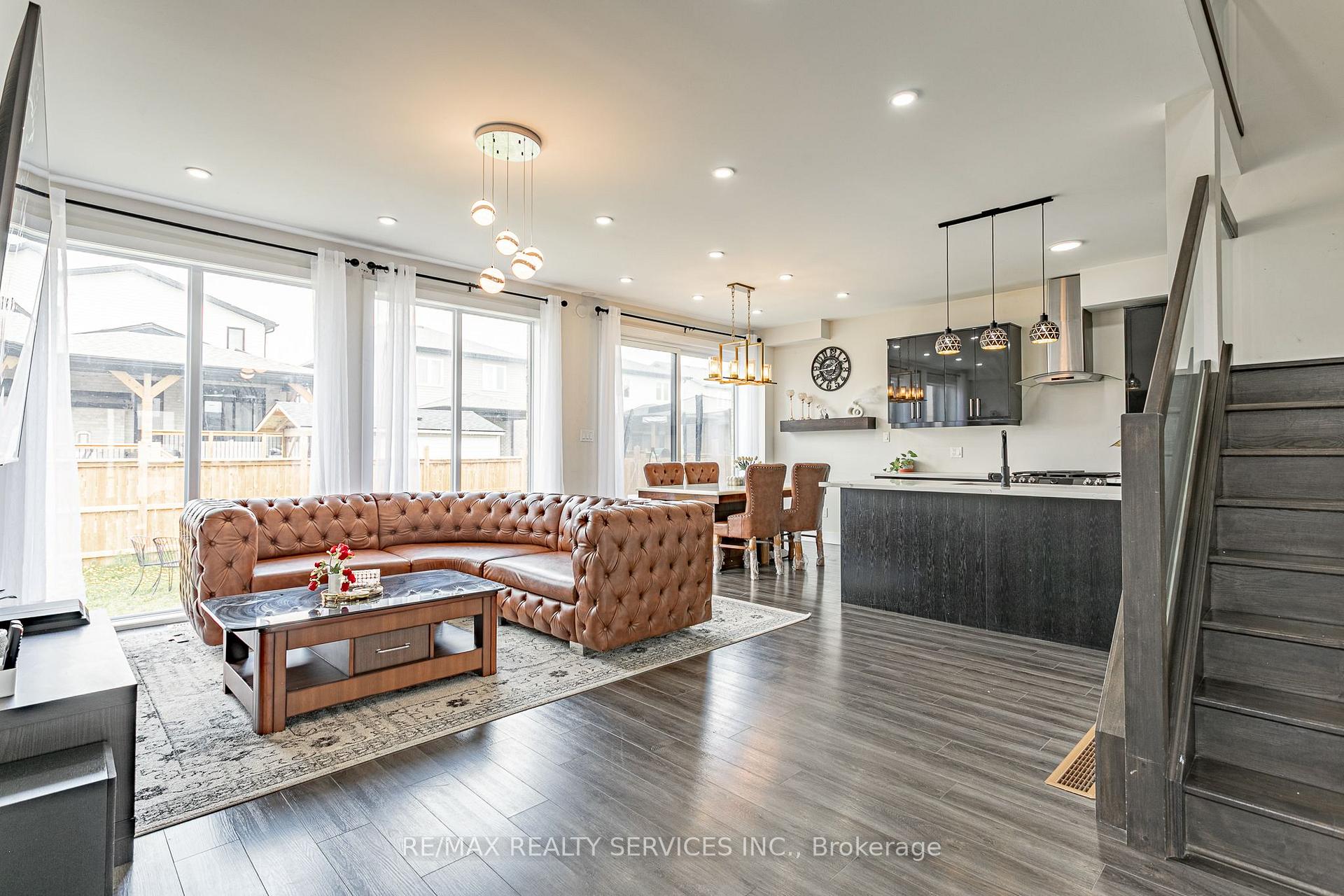 Photo 6 of 2227 Evans Boulevard, London, South U — HOMEH