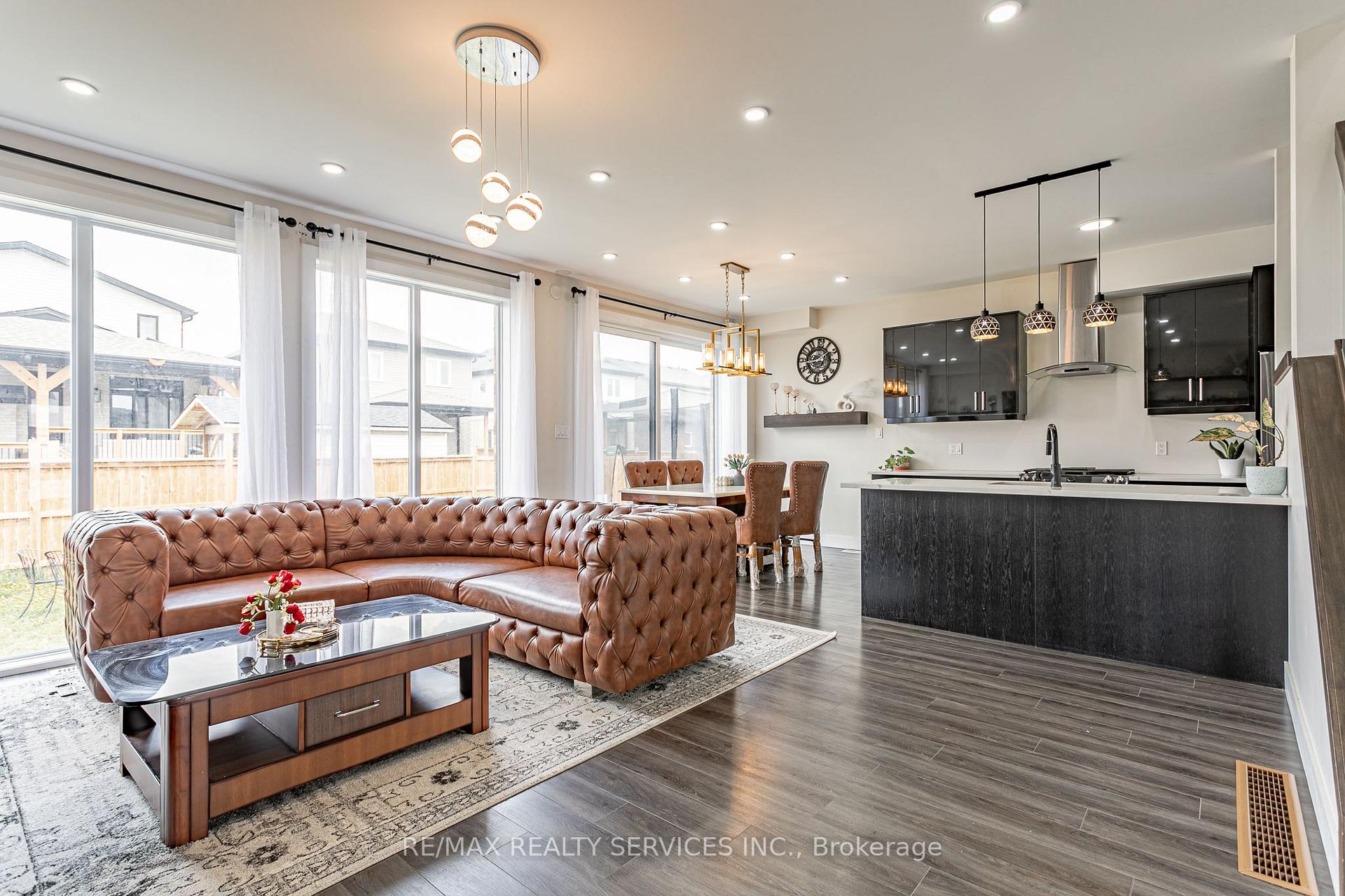 Photo 7 of 2227 Evans Boulevard, London, South U — HOMEH