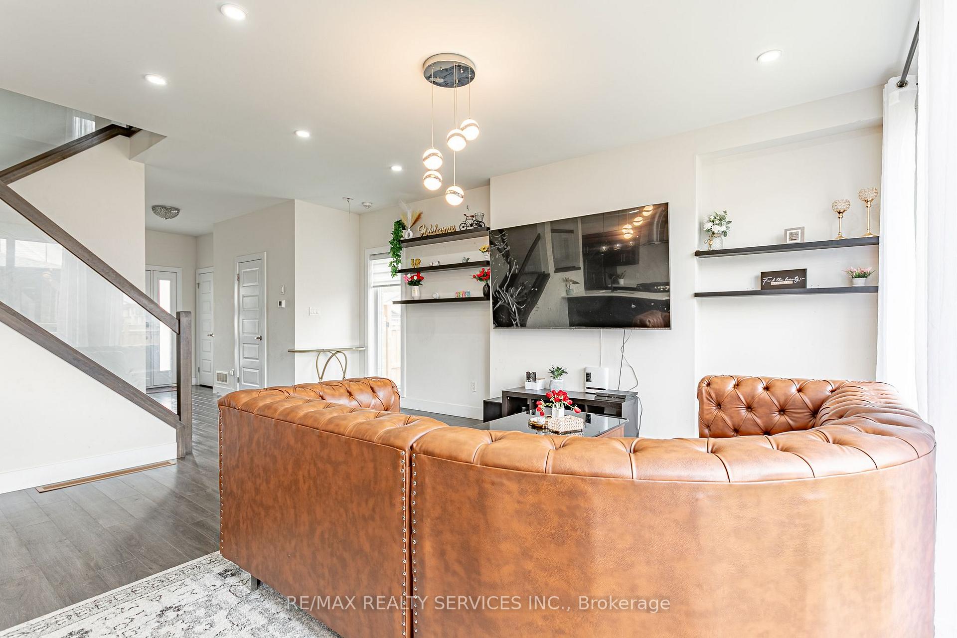 Photo 11 of 2227 Evans Boulevard, London, South U — HOMEH