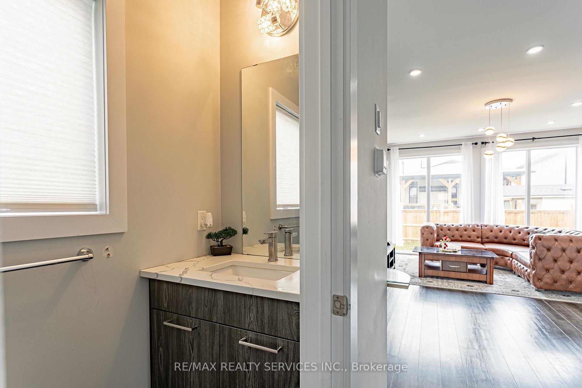 Photo 16 of 2227 Evans Boulevard, London, South U — HOMEH