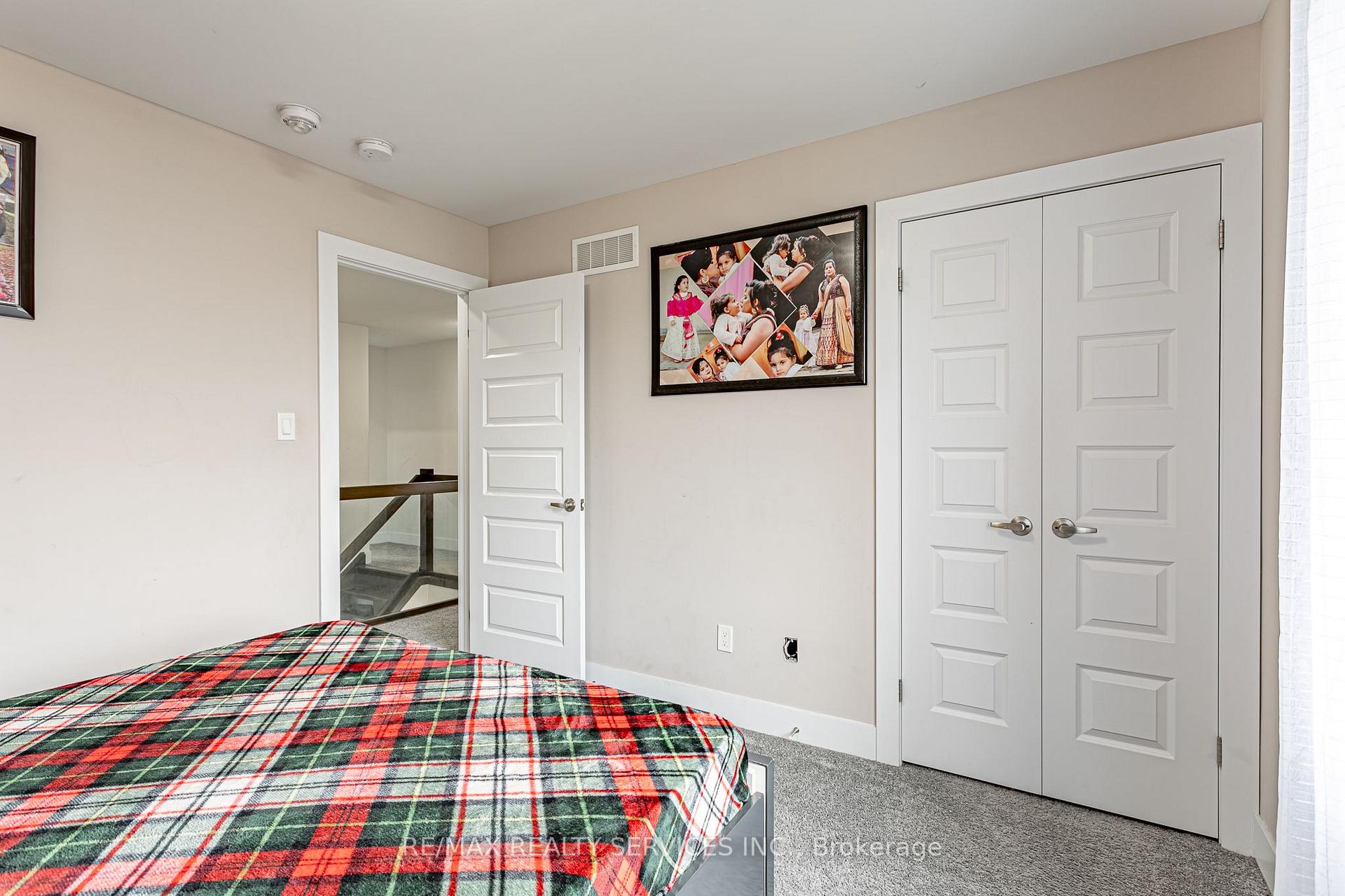 Photo 18 of 2227 Evans Boulevard, London, South U — HOMEH