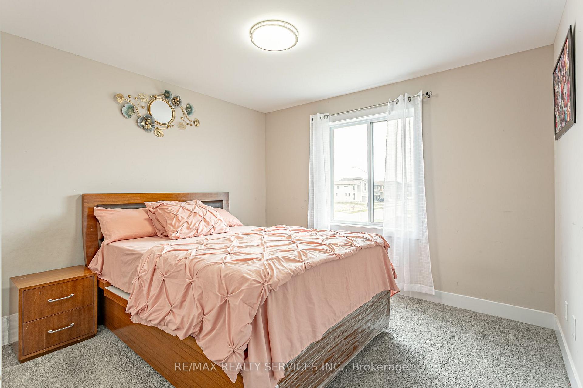 Photo 24 of 2227 Evans Boulevard, London, South U — HOMEH