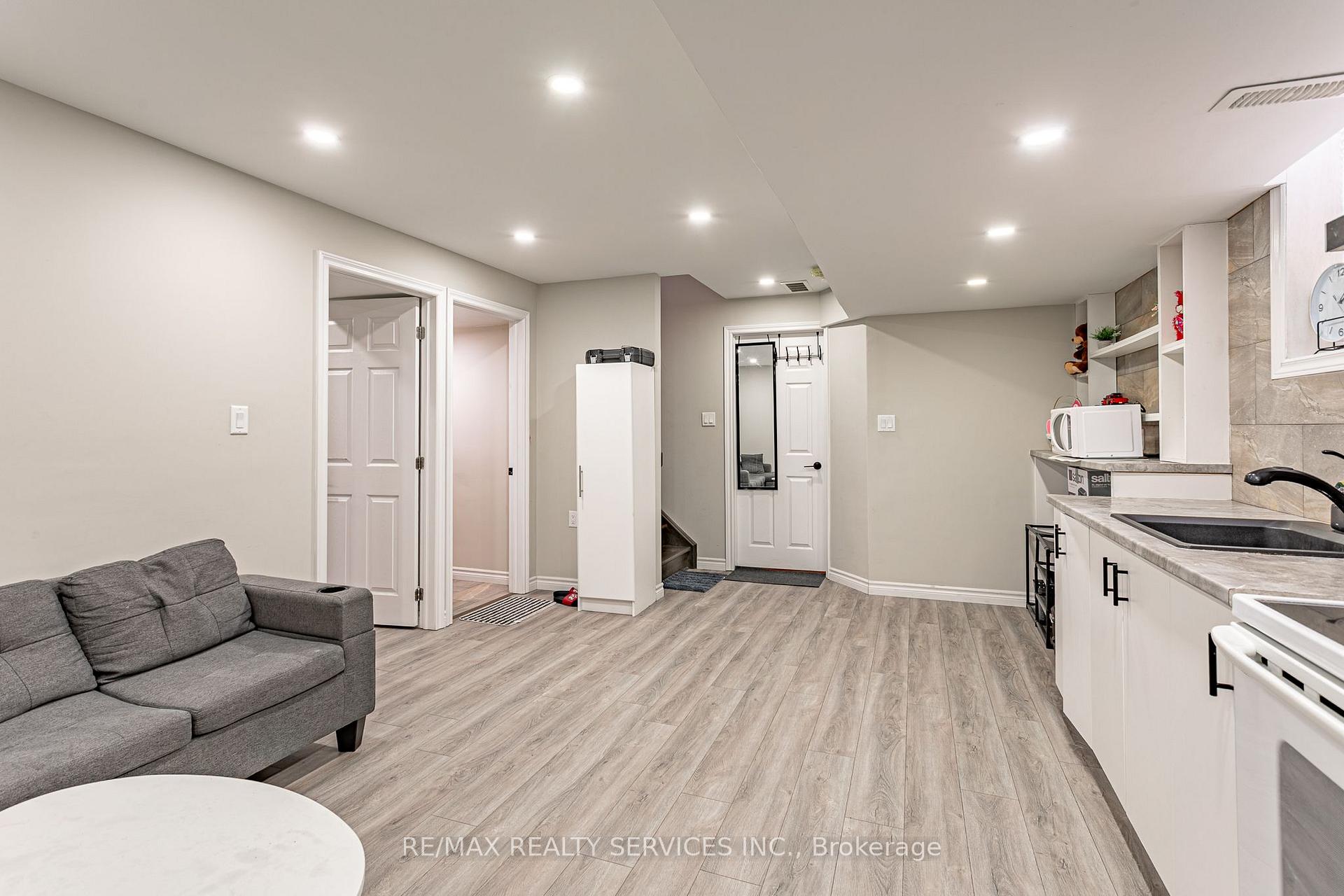 Photo 28 of 2227 Evans Boulevard, London, South U — HOMEH