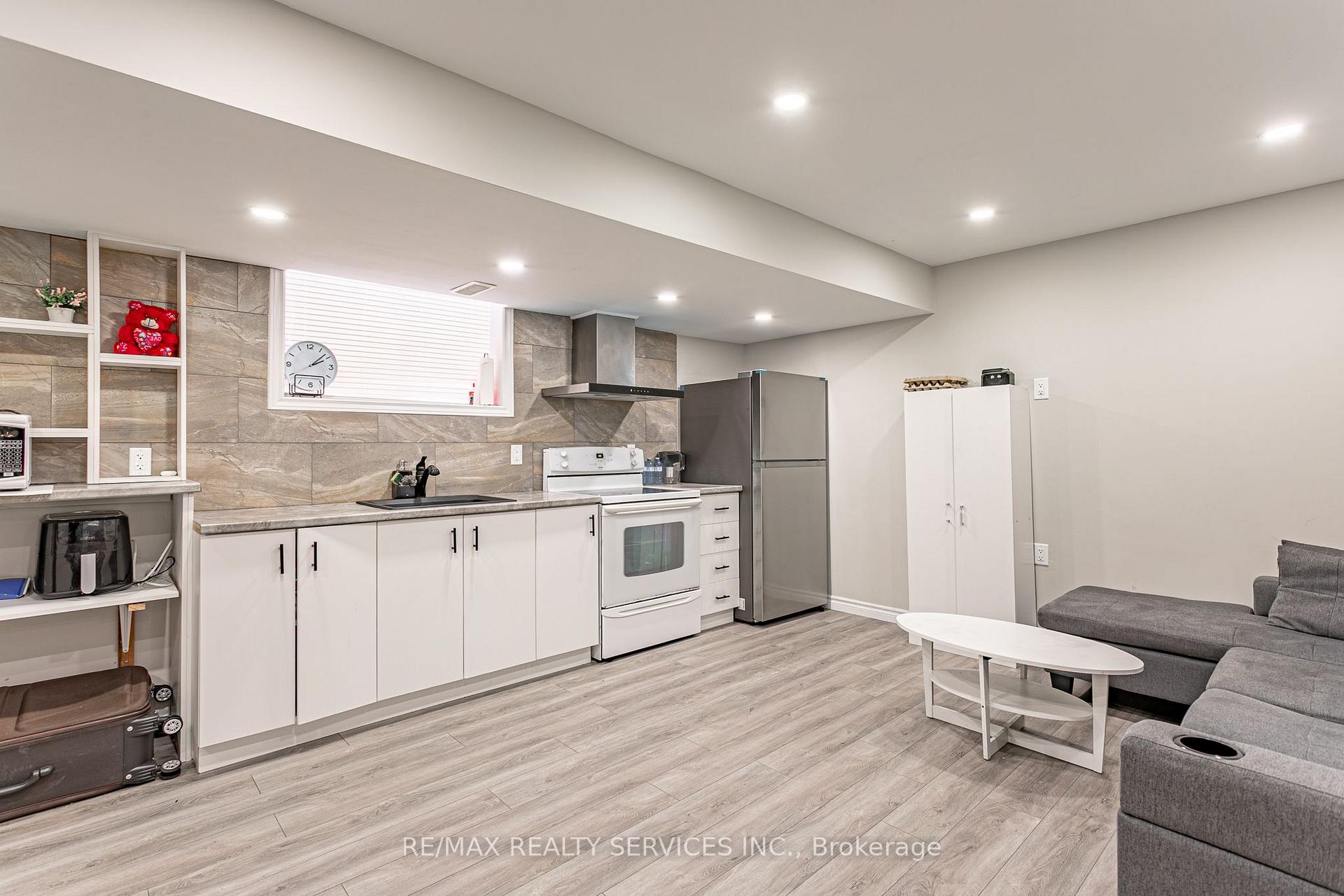 Photo 29 of 2227 Evans Boulevard, London, South U — HOMEH