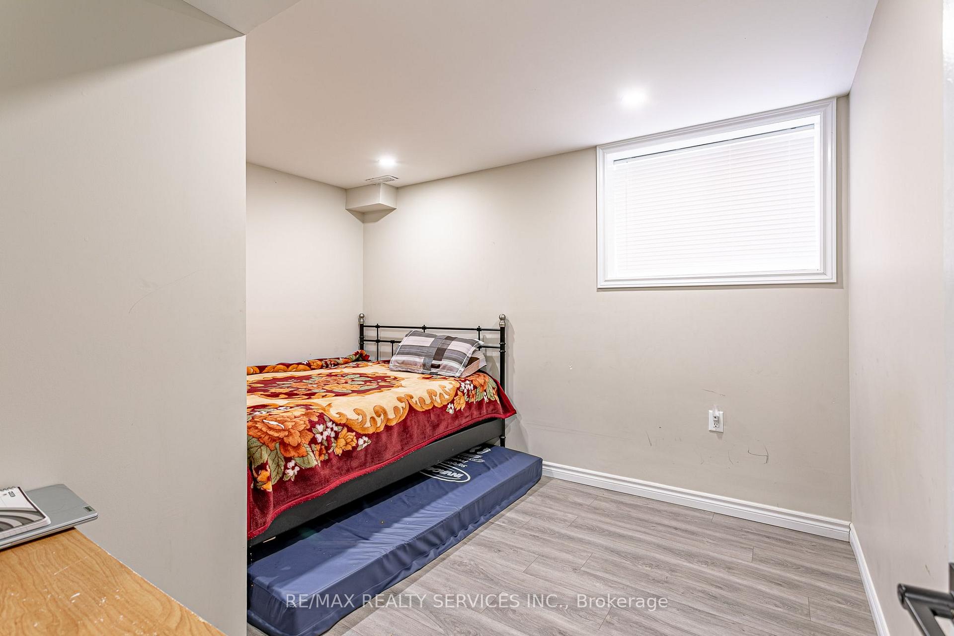 Photo 30 of 2227 Evans Boulevard, London, South U — HOMEH