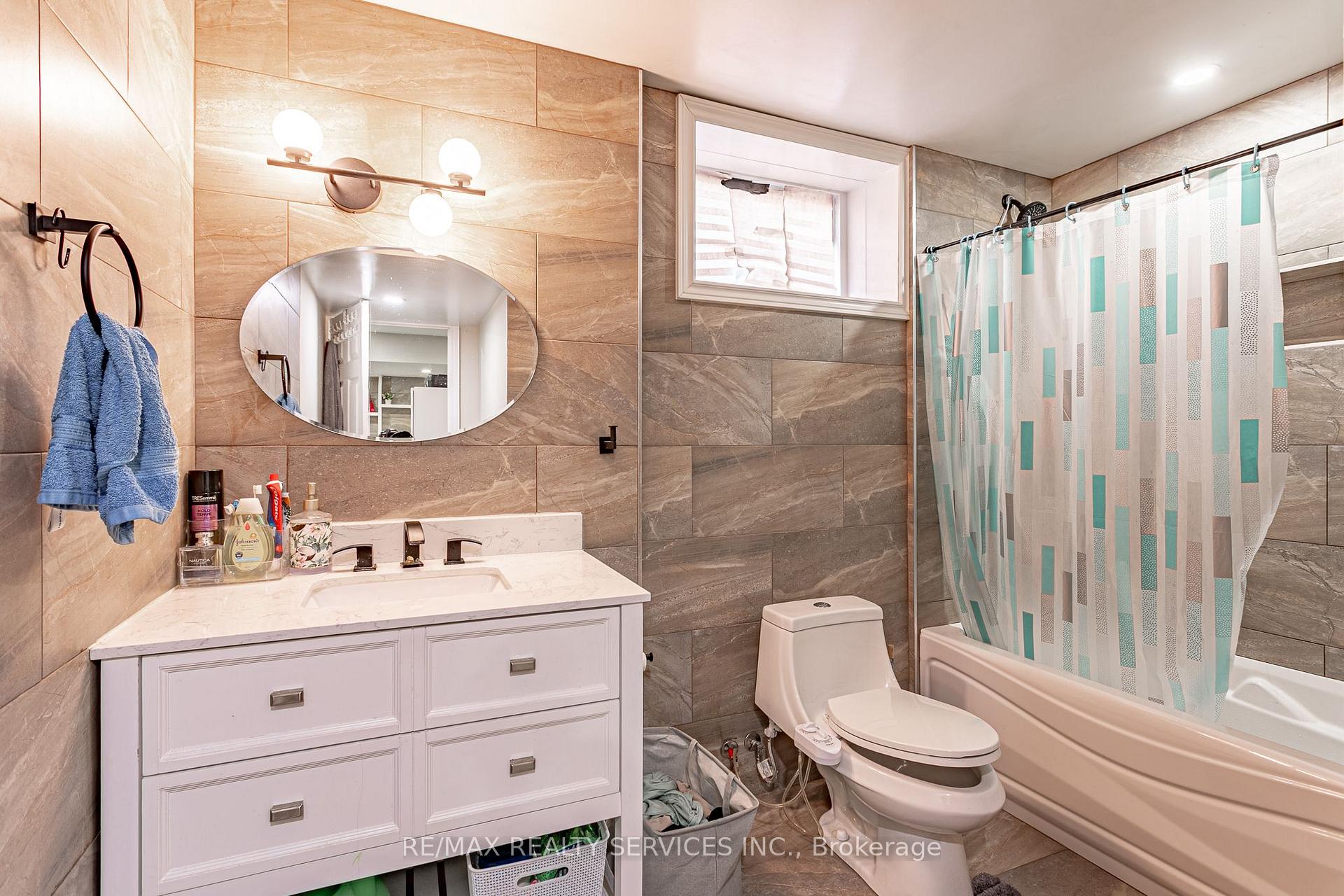 Photo 32 of 2227 Evans Boulevard, London, South U — HOMEH