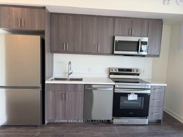 Photo 3 of 350 Prince Charles Drive, Welland, Broadway — HOMEH