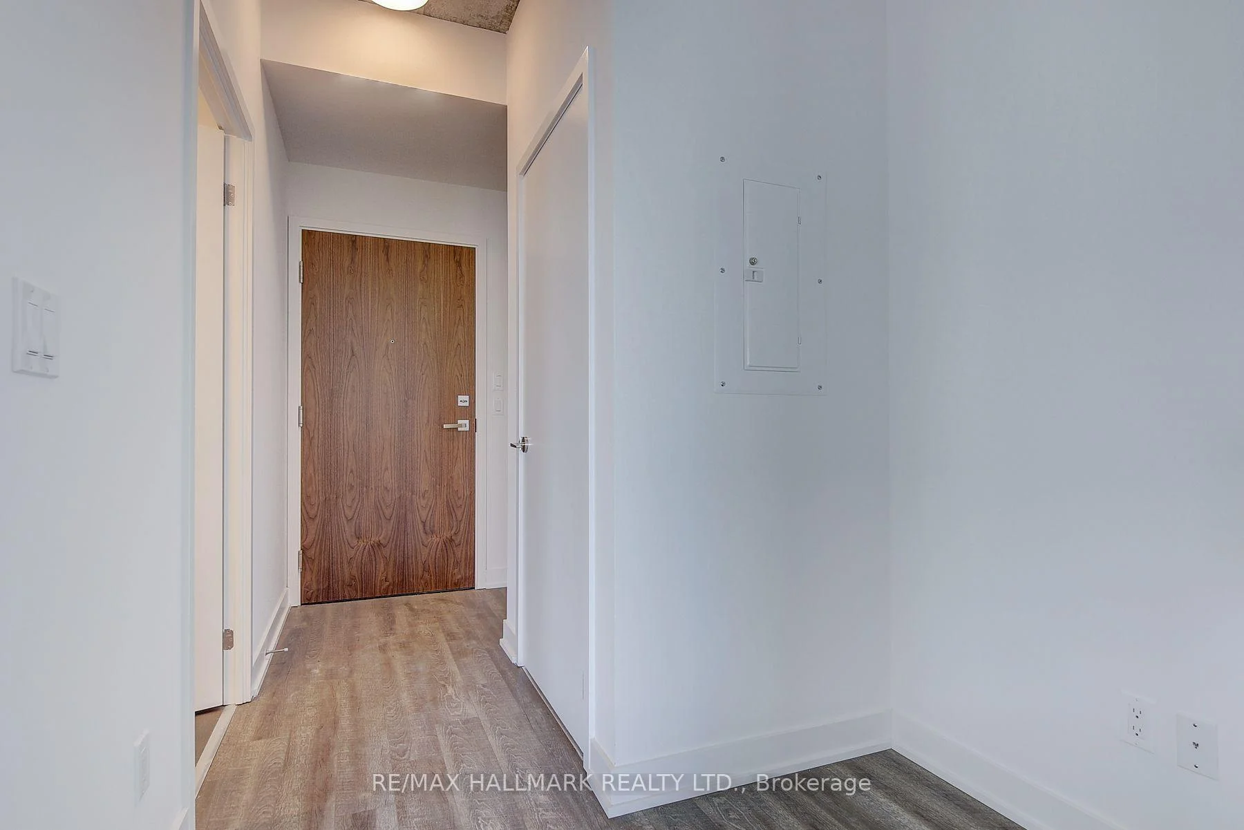 Photo 5 of Unit 804, 15 Baseball Place, Toronto, South Riverdale — HOMEH