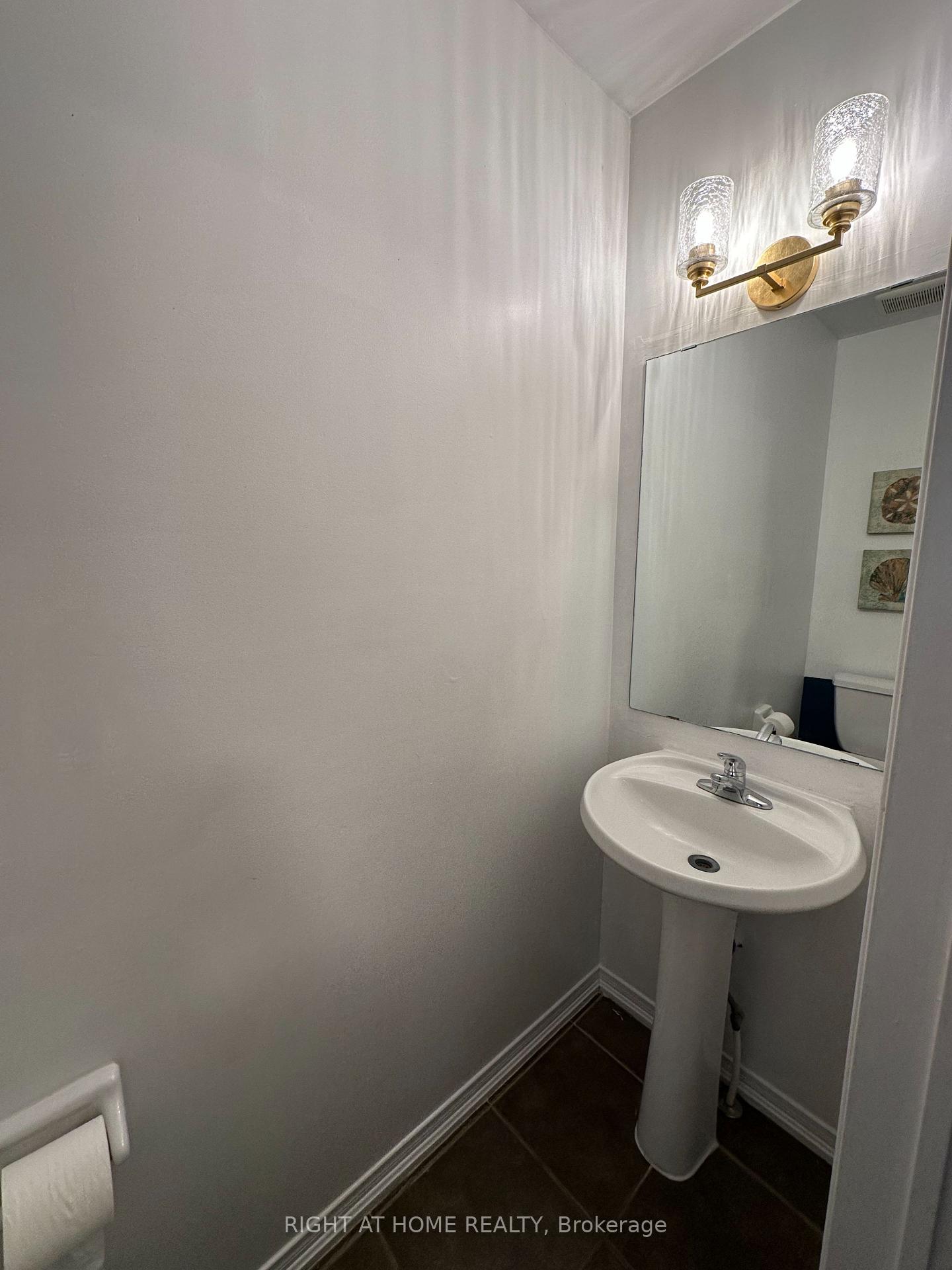Photo 10 of 107 Norland Circle, Oshawa, Windfields — HOMEH