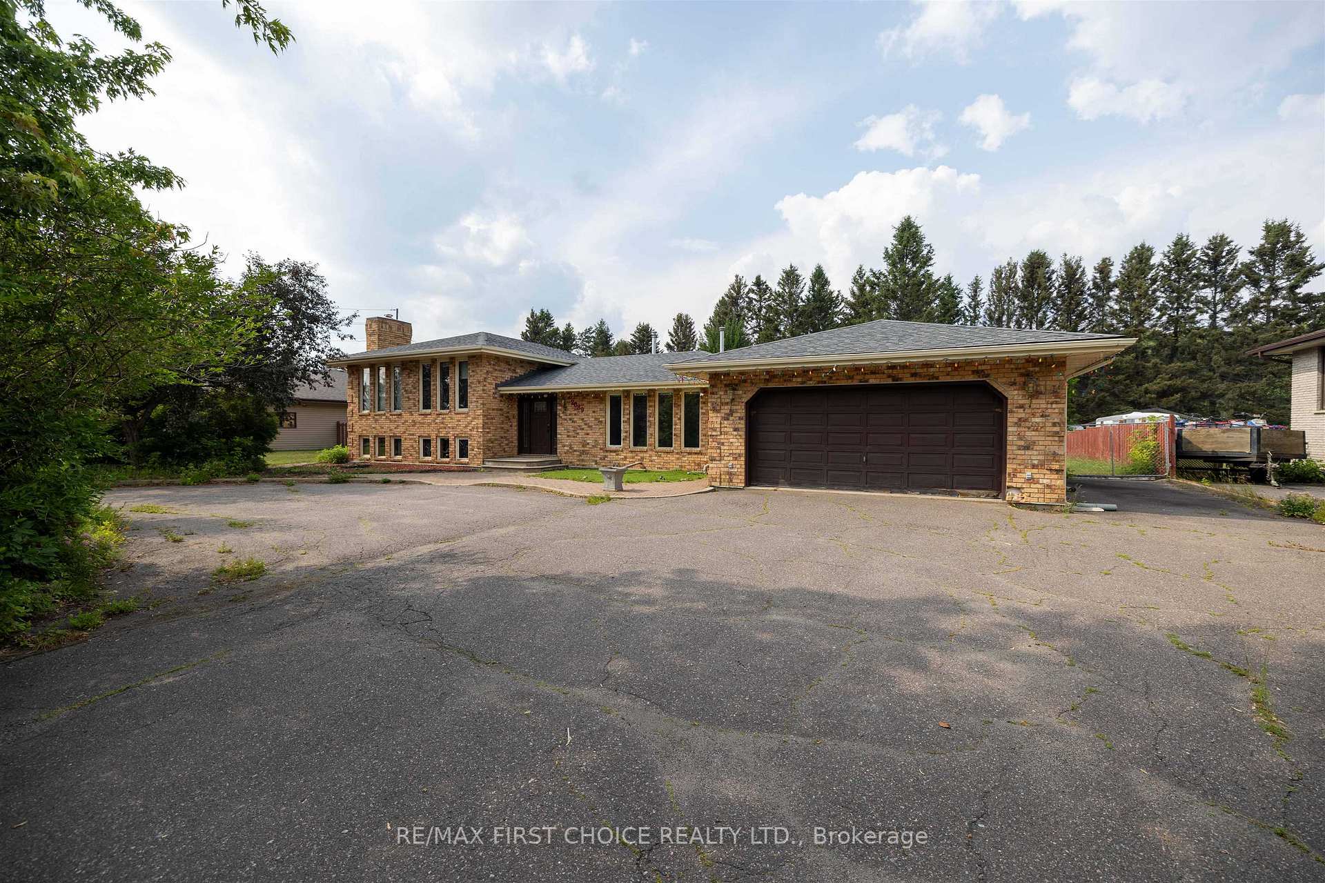 Photo 2 of 2089 Otway Street, Thunder Bay, Rosslyn Road — HOMEH