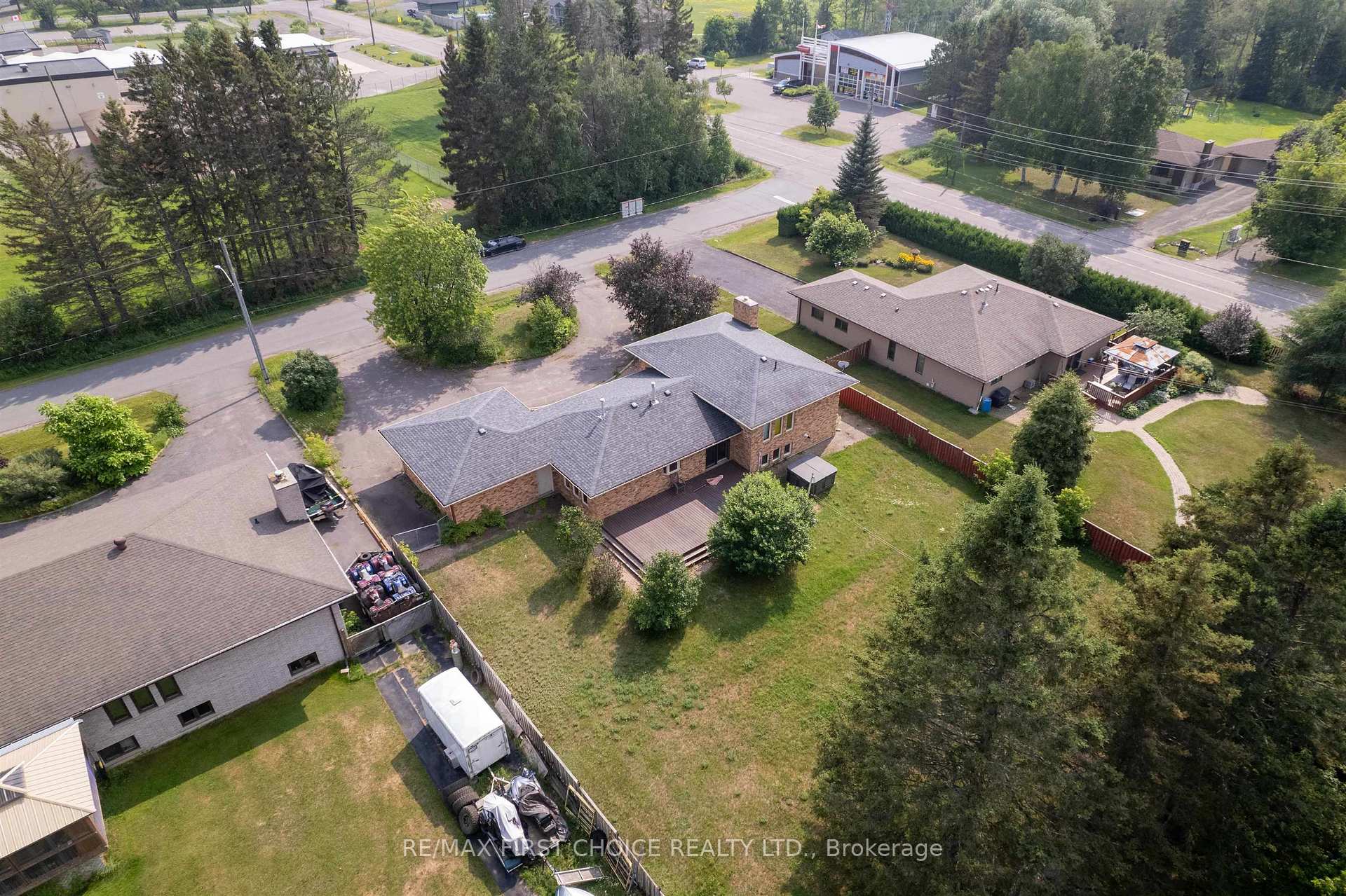 Photo 7 of 2089 Otway Street, Thunder Bay, Rosslyn Road — HOMEH
