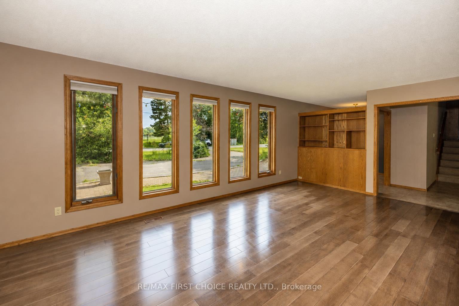 Photo 13 of 2089 Otway Street, Thunder Bay, Rosslyn Road — HOMEH