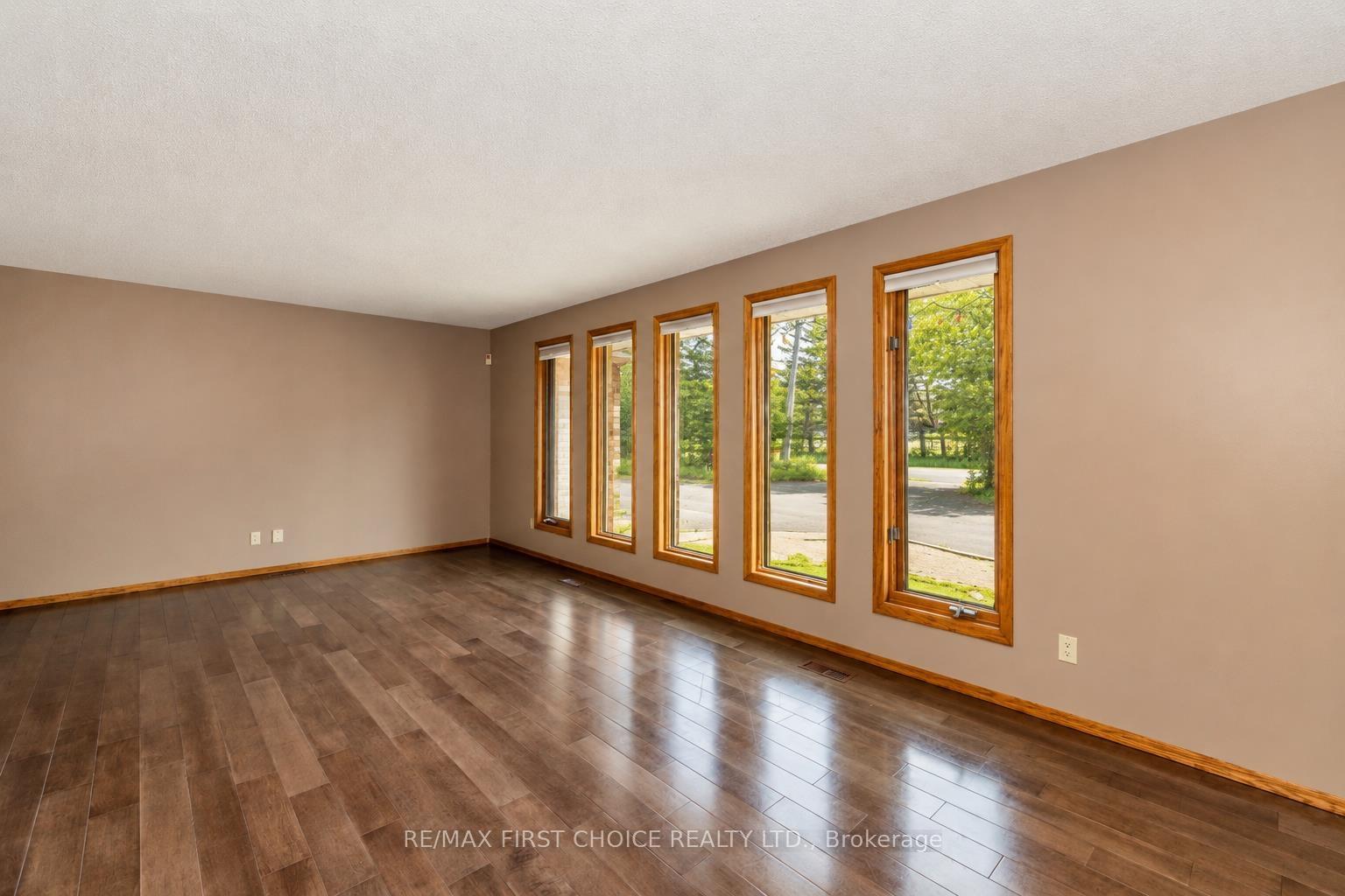 Photo 14 of 2089 Otway Street, Thunder Bay, Rosslyn Road — HOMEH