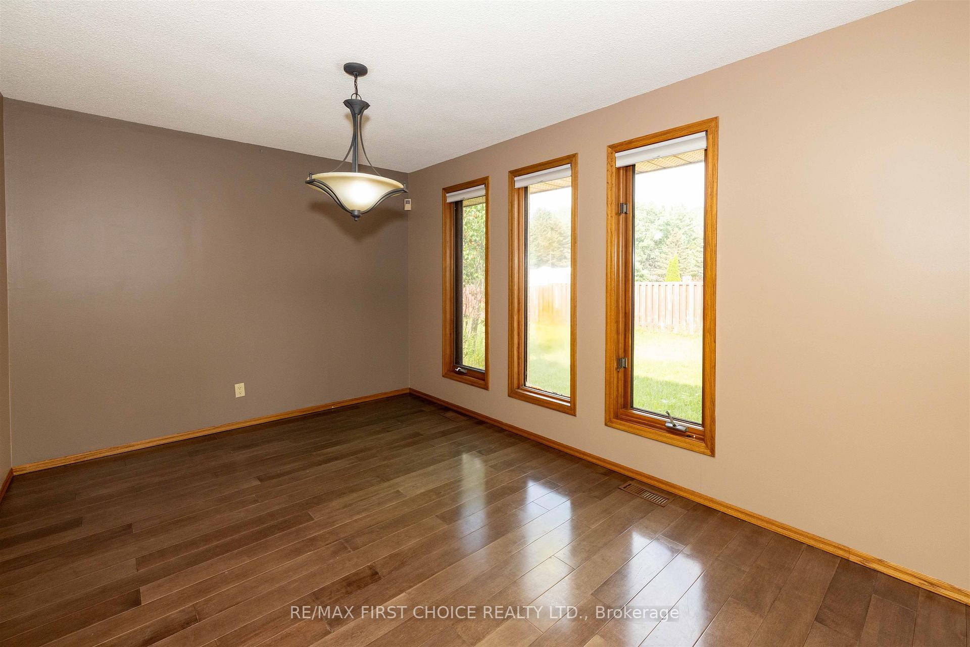 Photo 15 of 2089 Otway Street, Thunder Bay, Rosslyn Road — HOMEH