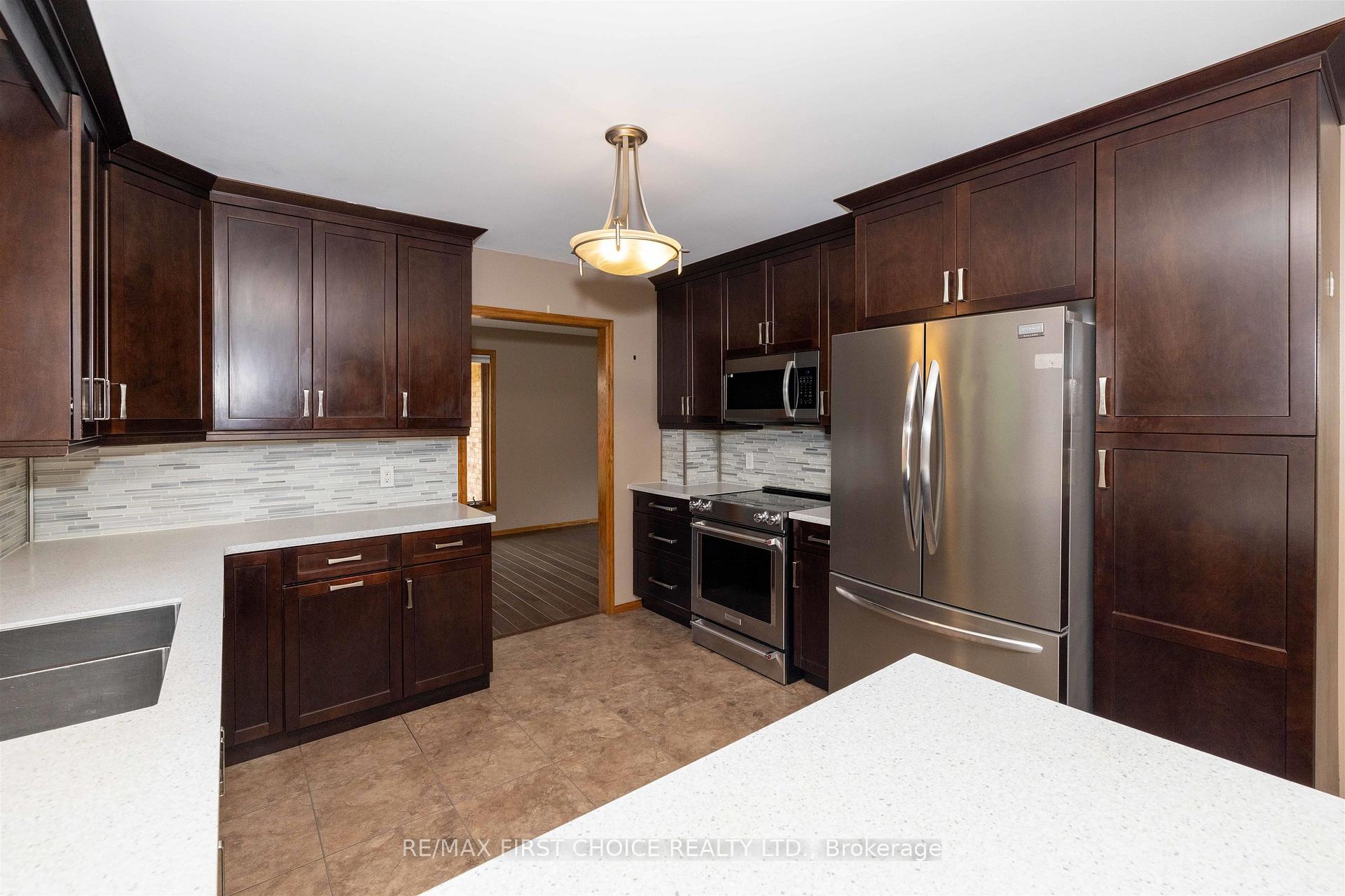 Photo 18 of 2089 Otway Street, Thunder Bay, Rosslyn Road — HOMEH
