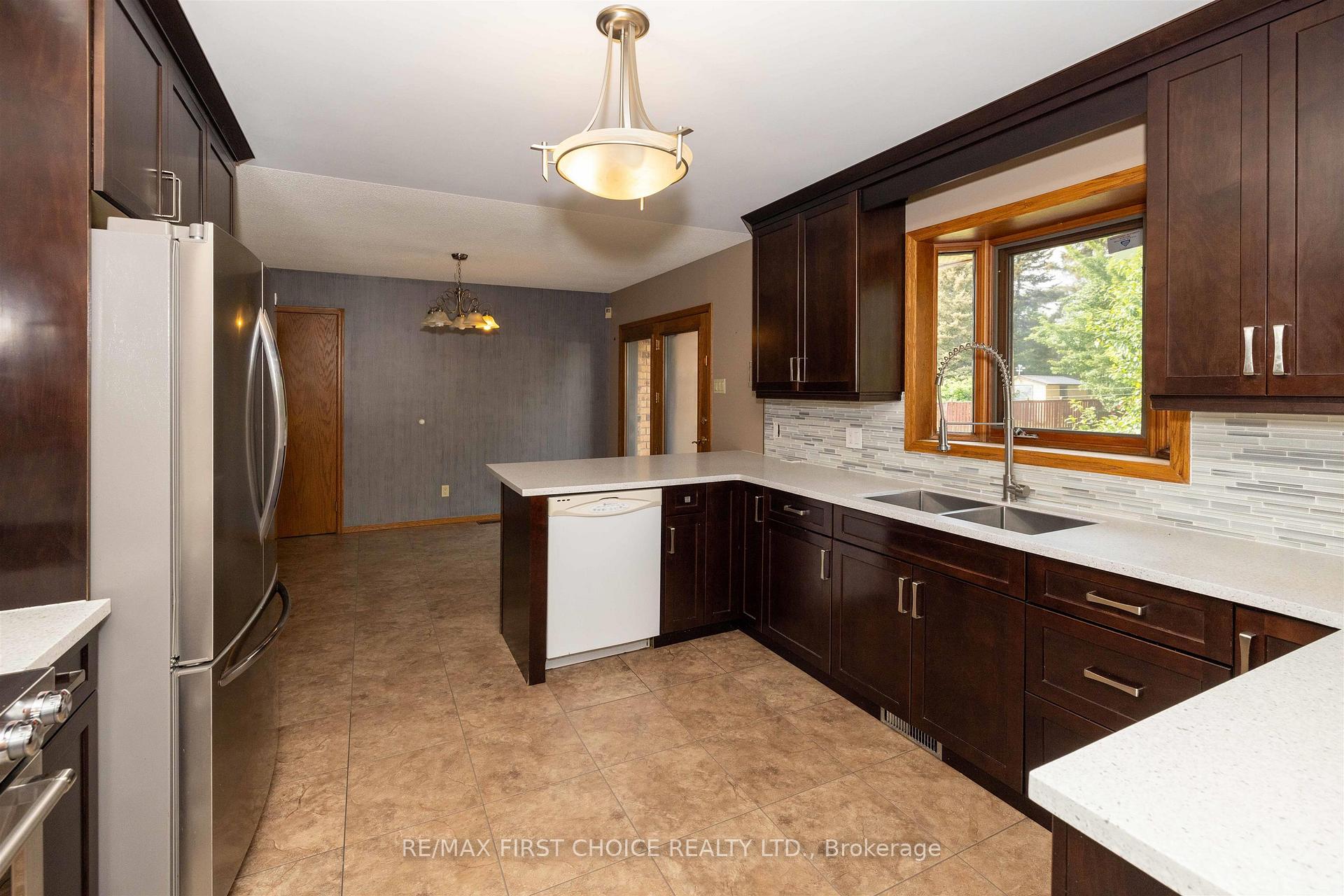 Photo 19 of 2089 Otway Street, Thunder Bay, Rosslyn Road — HOMEH