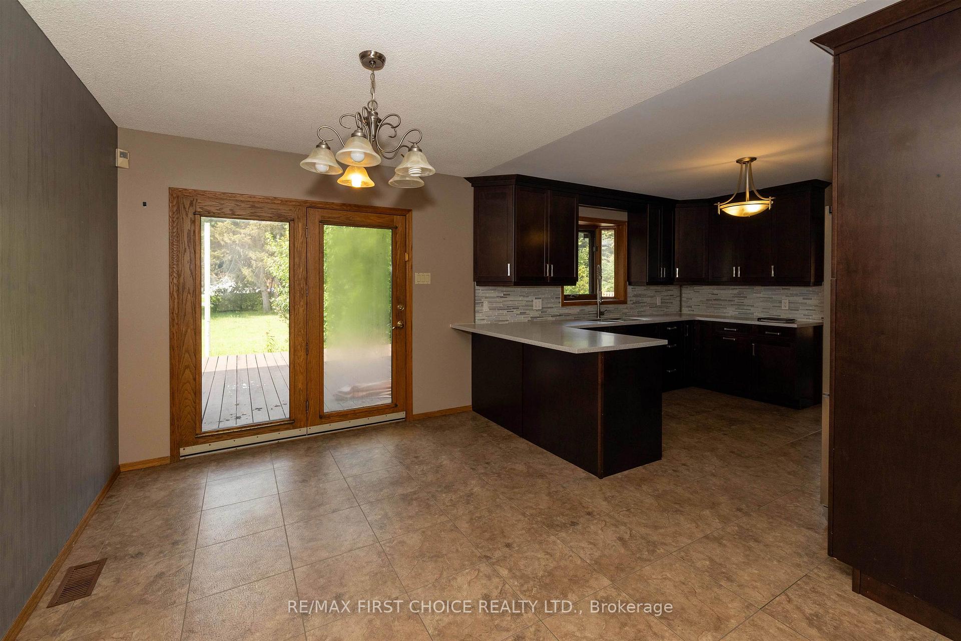 Photo 21 of 2089 Otway Street, Thunder Bay, Rosslyn Road — HOMEH