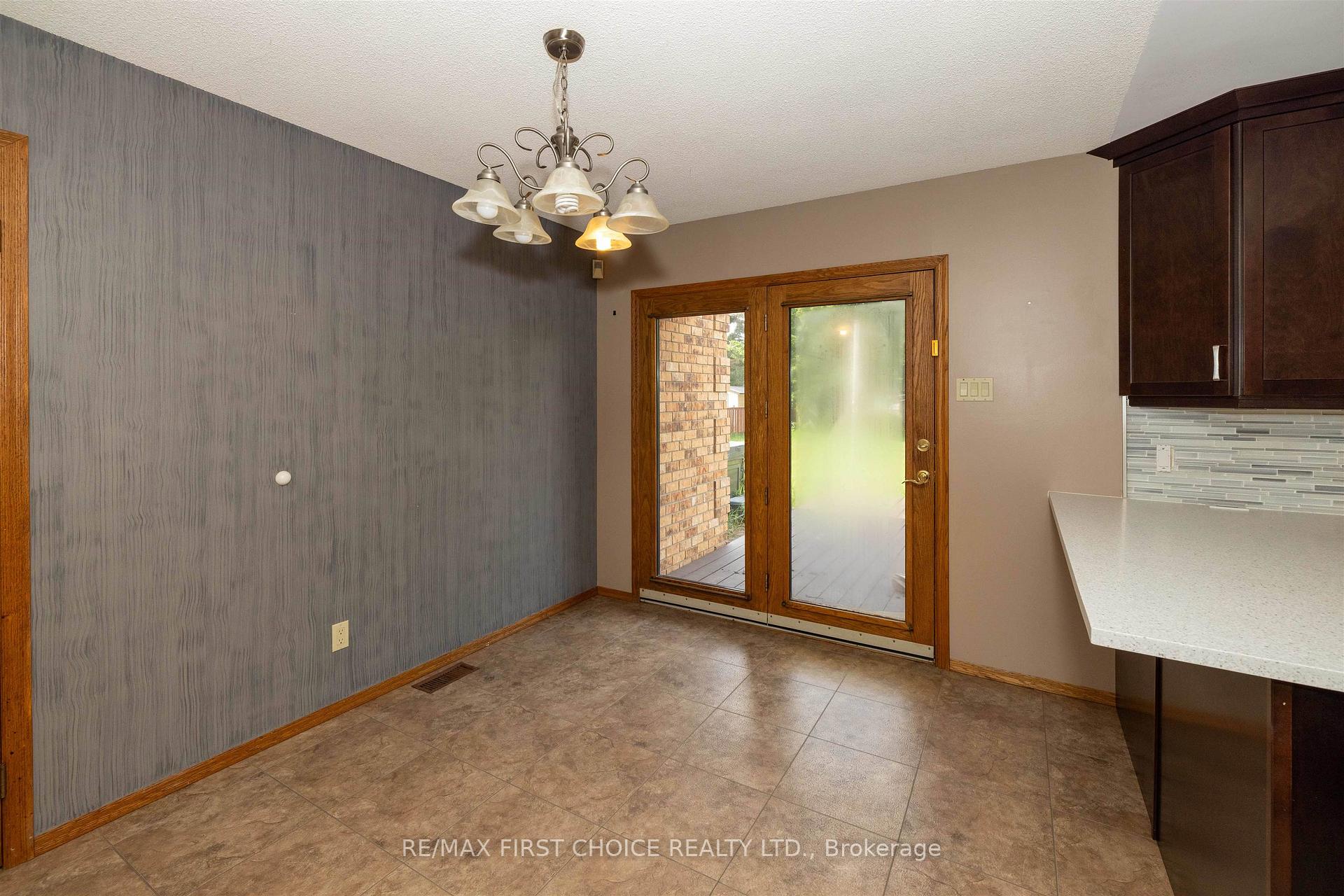 Photo 22 of 2089 Otway Street, Thunder Bay, Rosslyn Road — HOMEH