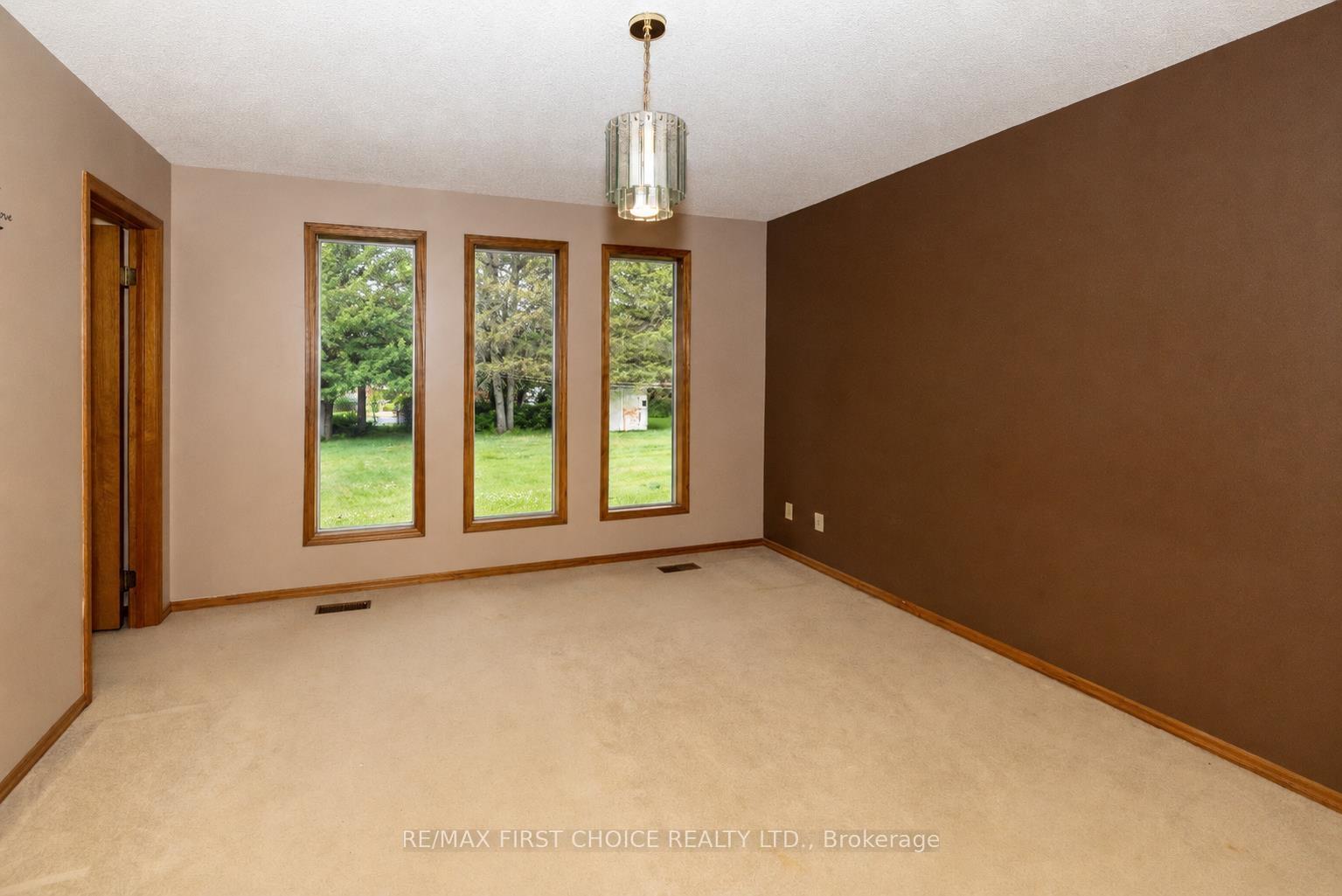 Photo 24 of 2089 Otway Street, Thunder Bay, Rosslyn Road — HOMEH