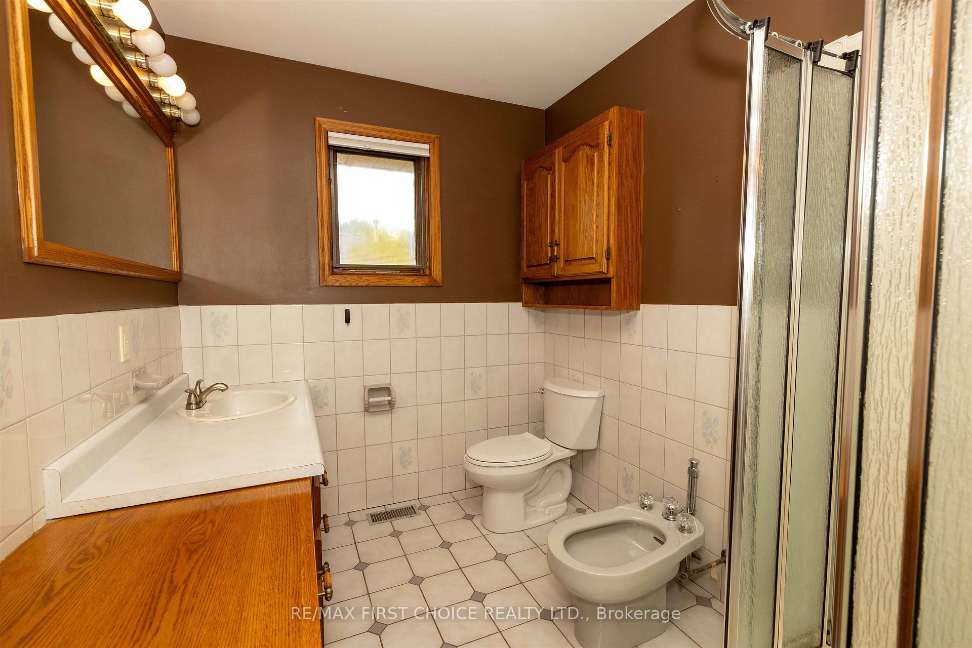 Photo 26 of 2089 Otway Street, Thunder Bay, Rosslyn Road — HOMEH
