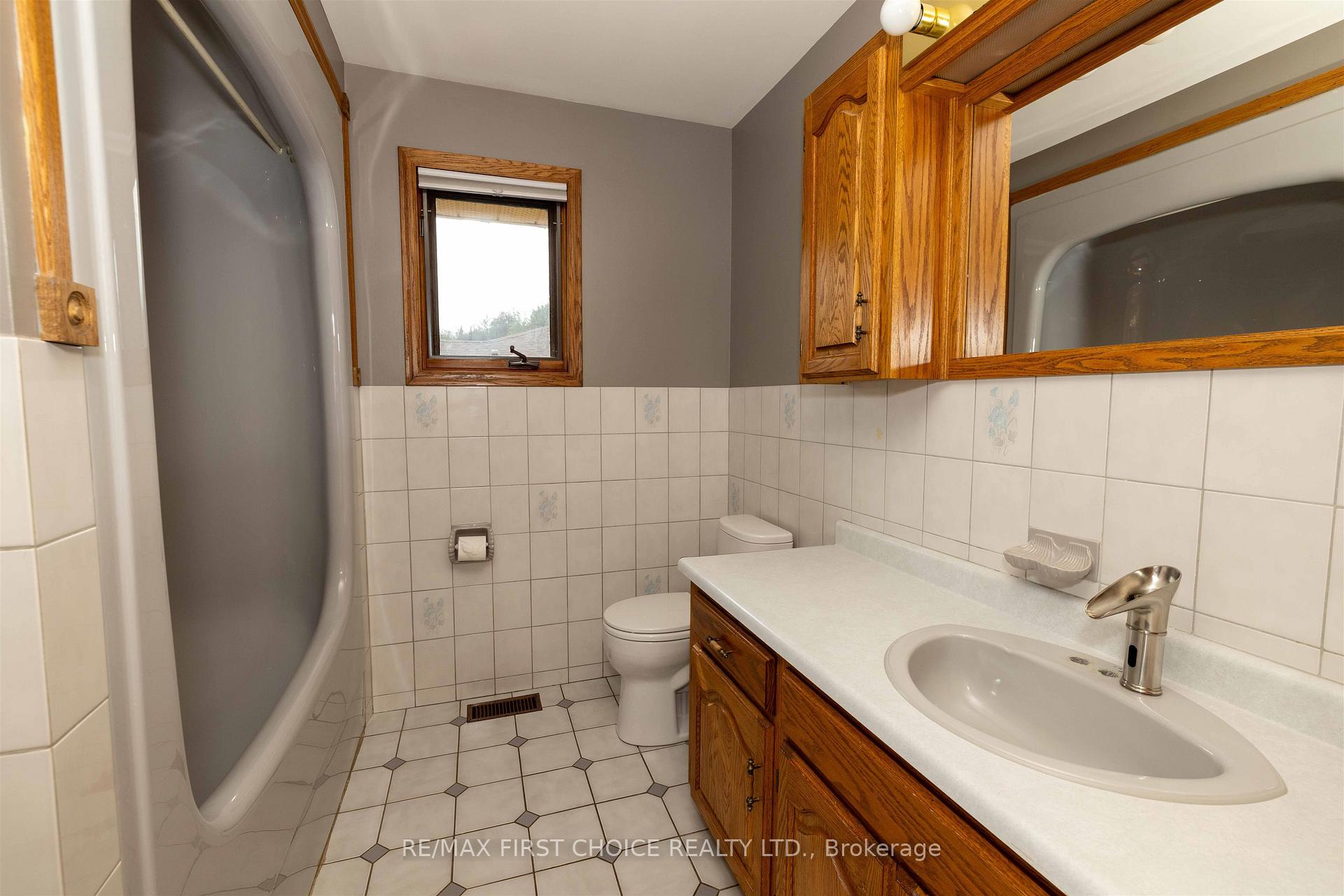 Photo 31 of 2089 Otway Street, Thunder Bay, Rosslyn Road — HOMEH