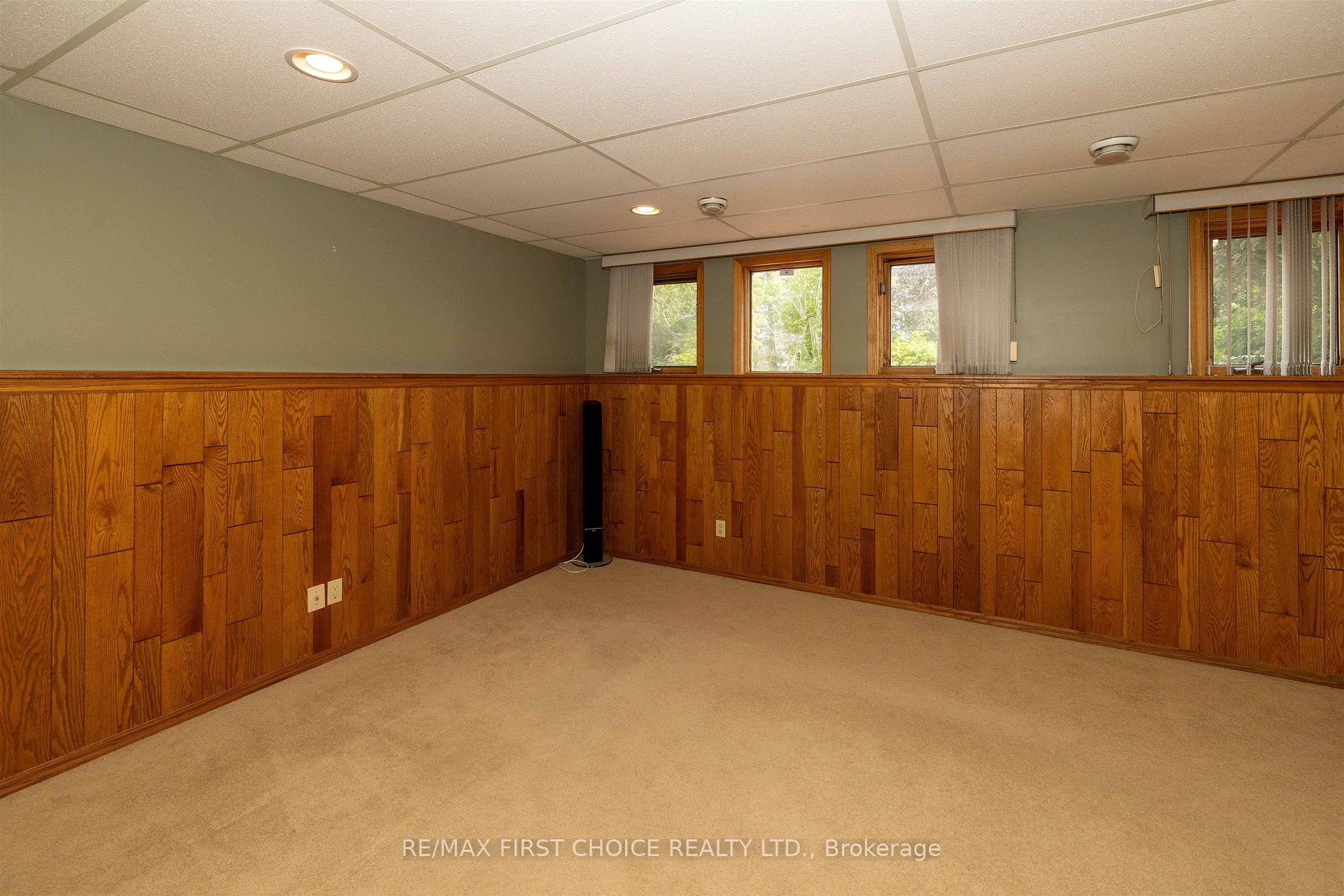 Photo 36 of 2089 Otway Street, Thunder Bay, Rosslyn Road — HOMEH