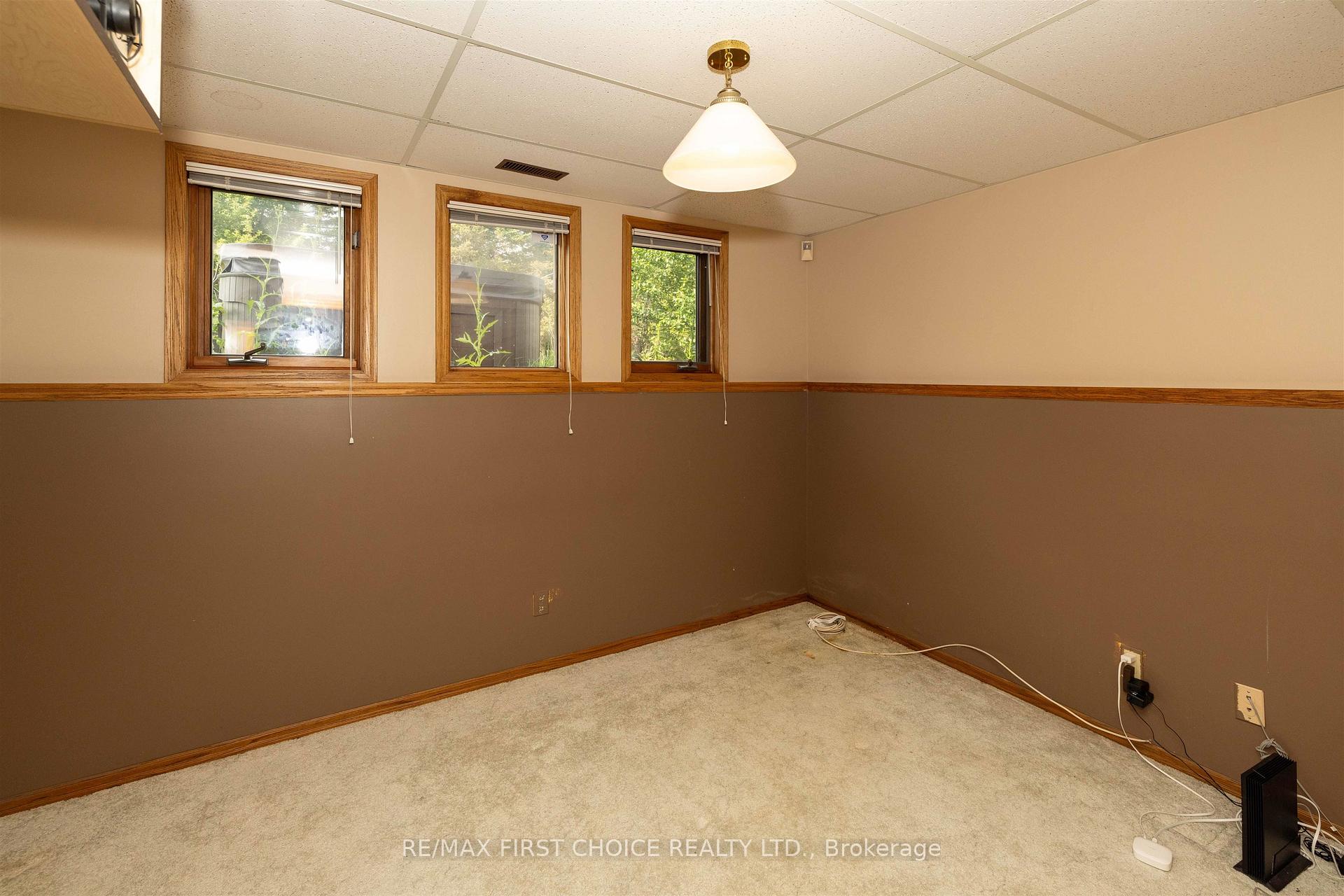 Photo 37 of 2089 Otway Street, Thunder Bay, Rosslyn Road — HOMEH
