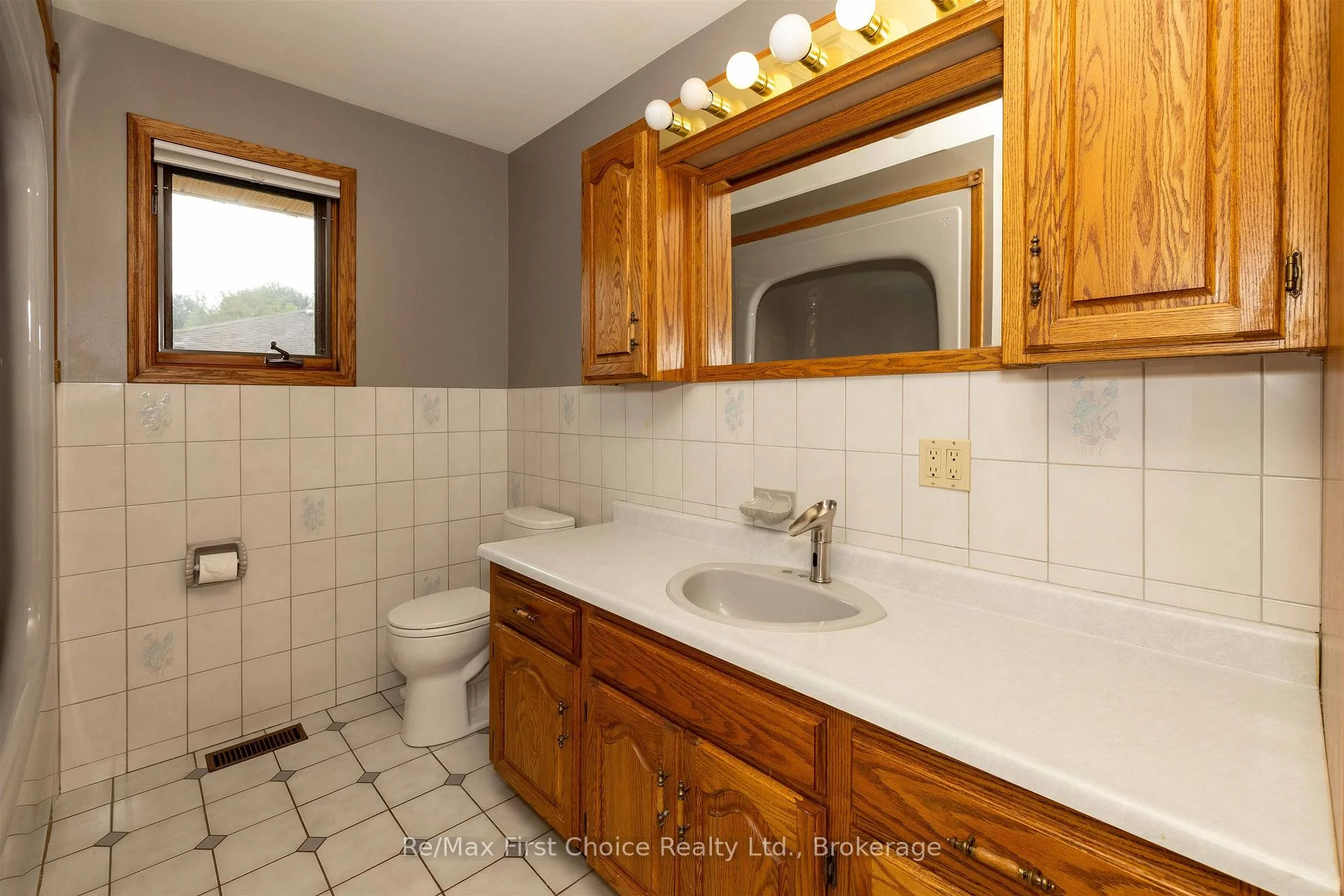 Photo 50 of 2089 Otway Street, Thunder Bay, Rosslyn Road — HOMEH