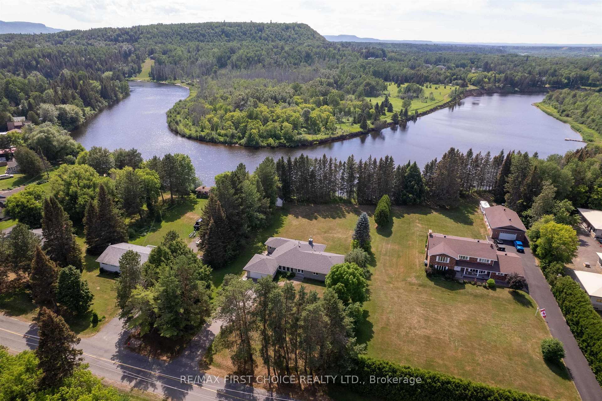 Photo 8 of 1155 Victor Street S, Thunder Bay, Rosslyn Road — HOMEH