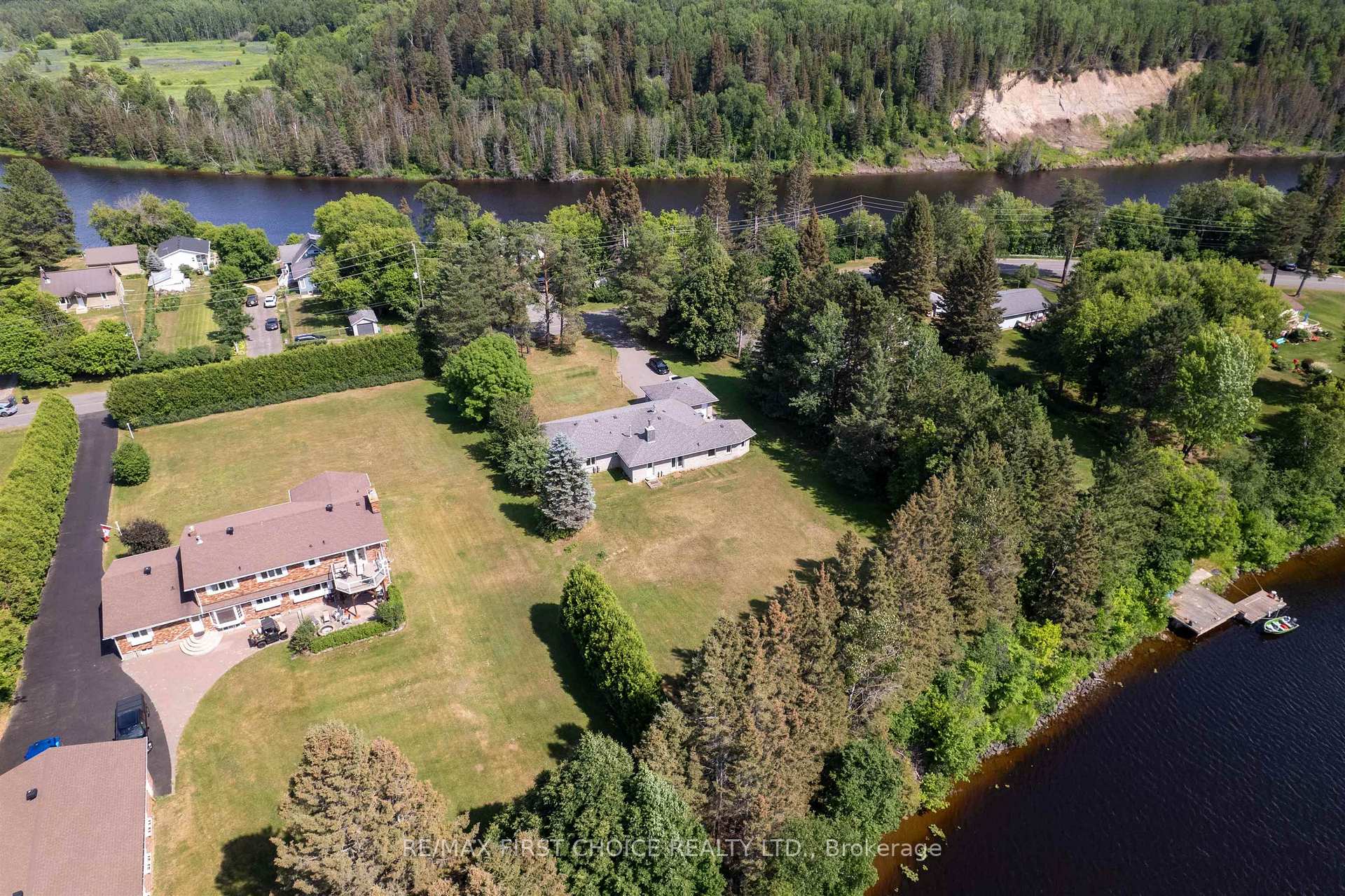 Photo 10 of 1155 Victor Street S, Thunder Bay, Rosslyn Road — HOMEH