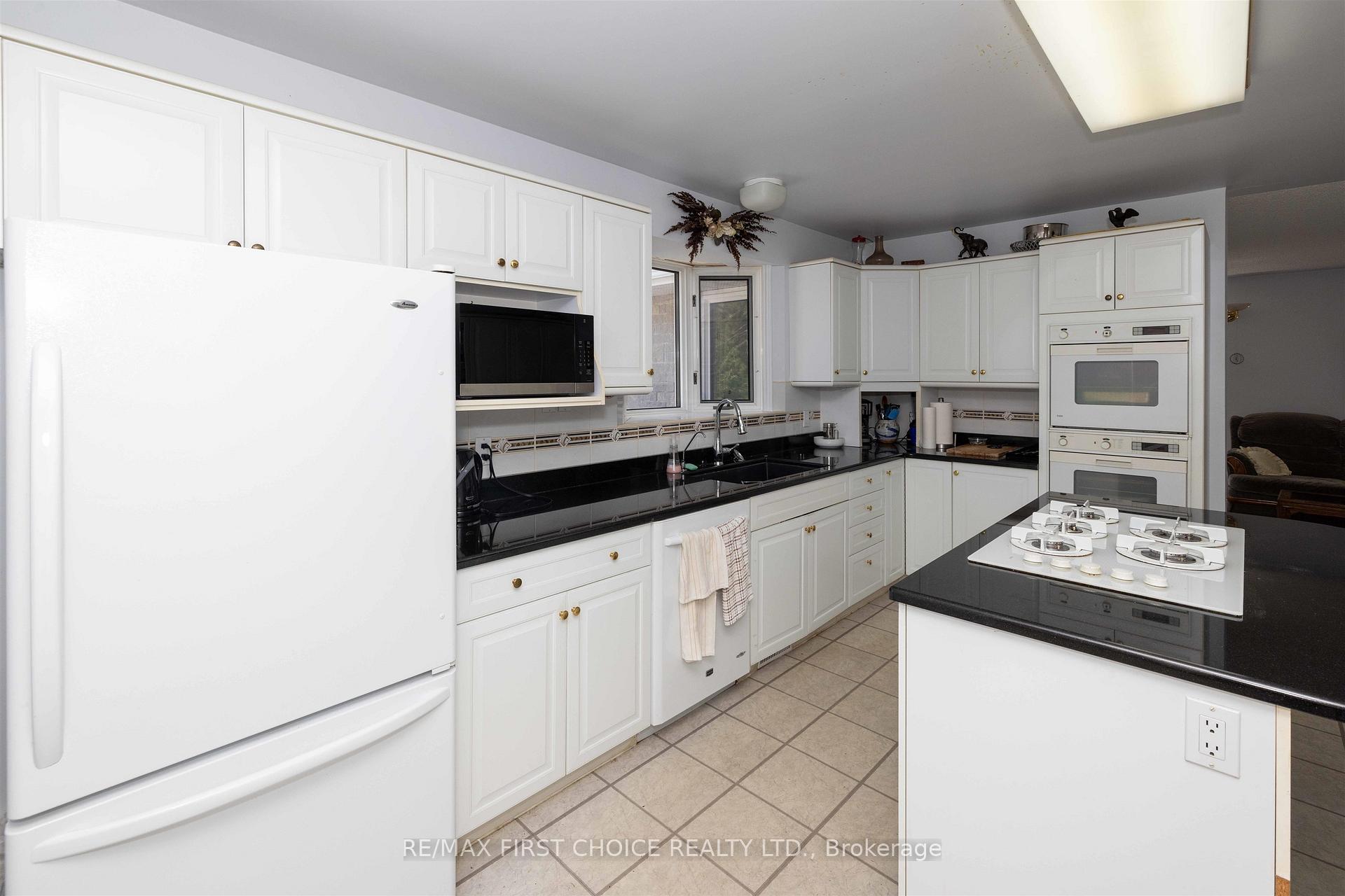 Photo 16 of 1155 Victor Street S, Thunder Bay, Rosslyn Road — HOMEH