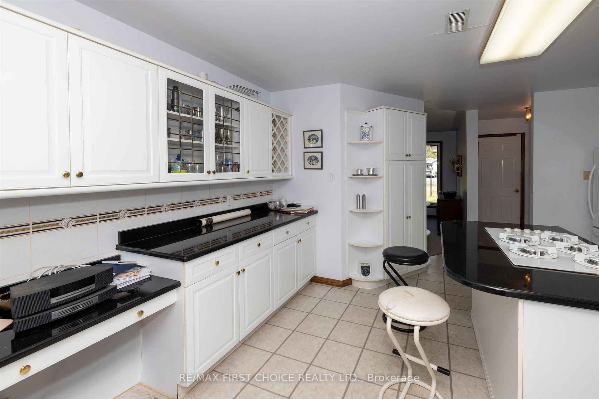 Photo 37 of 1155 Victor Street S, Thunder Bay, Rosslyn Road — HOMEH