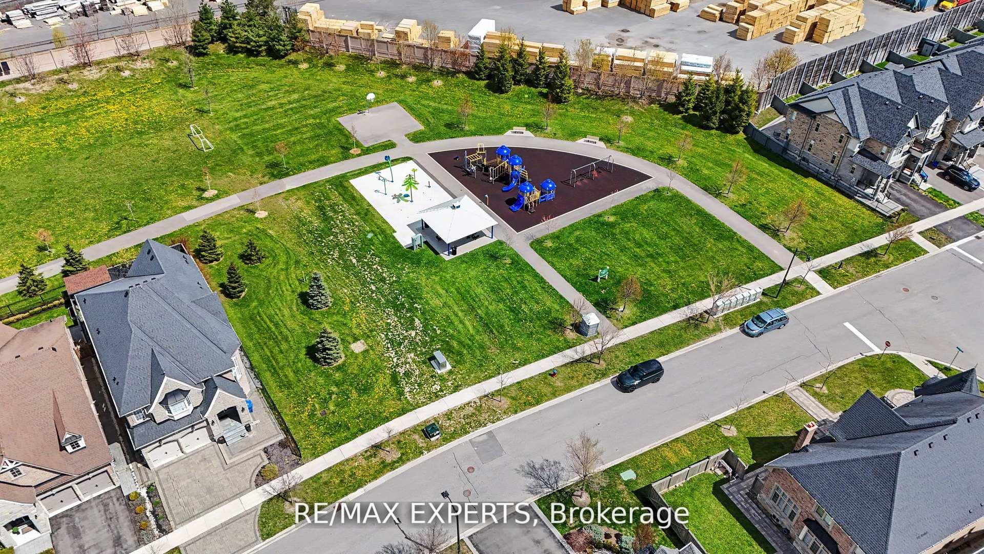 Photo 7 of 4 Sim Hill Crescent, King, King City — HOMEH