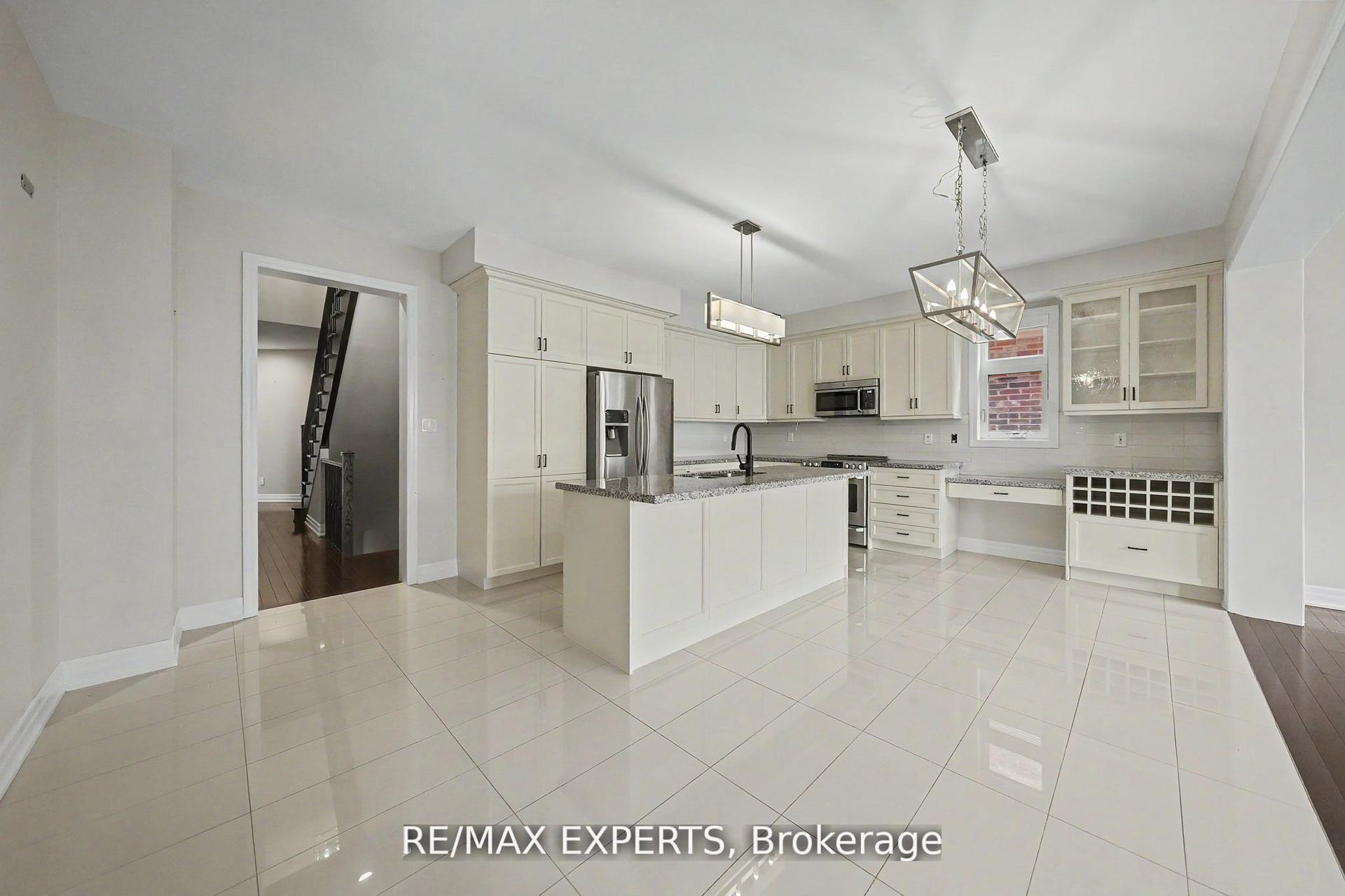 Photo 22 of 4 Sim Hill Crescent, King, King City — HOMEH