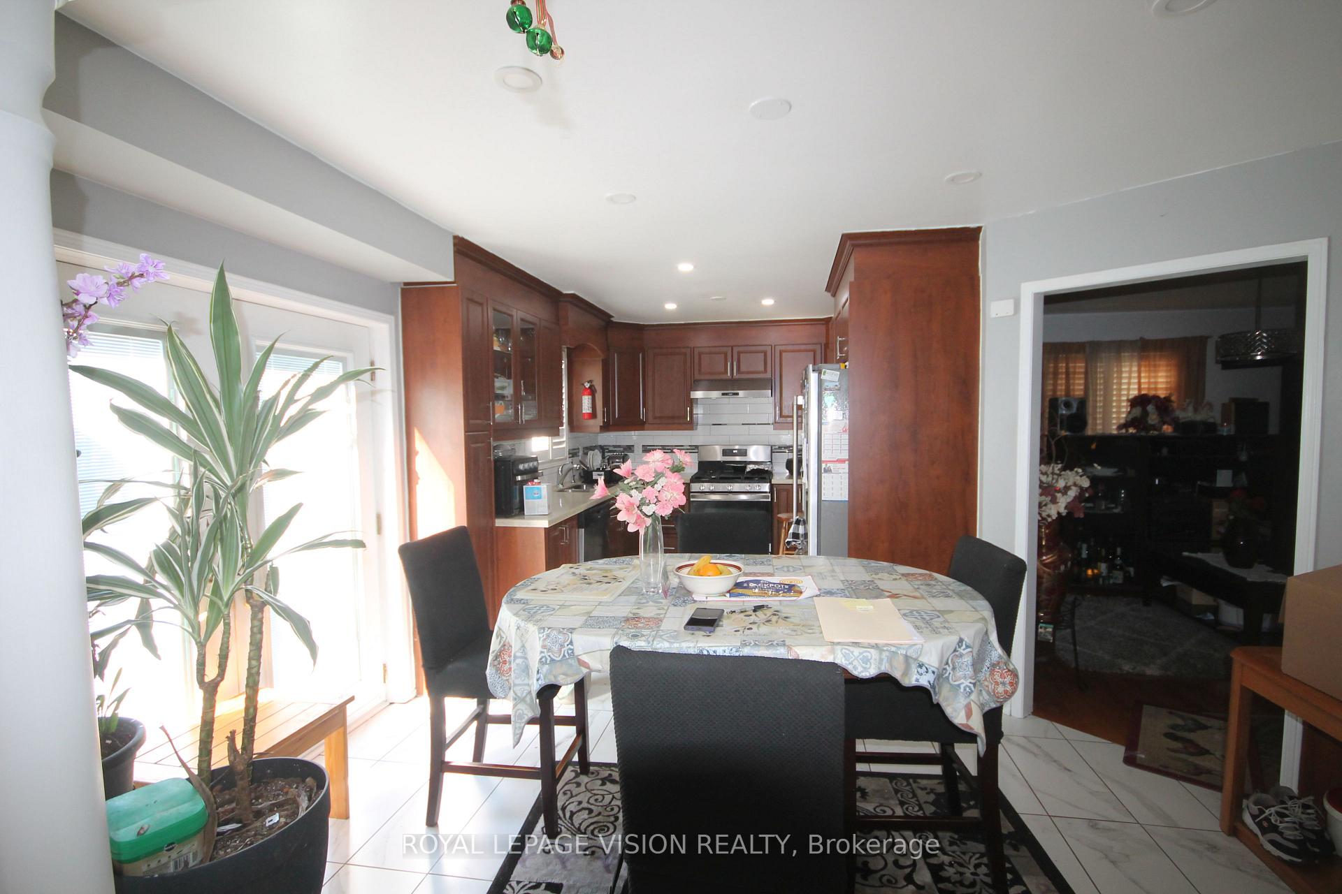 Photo 2 of 45 Bradbury Crescent, Ajax, Northwest Ajax — HOMEH