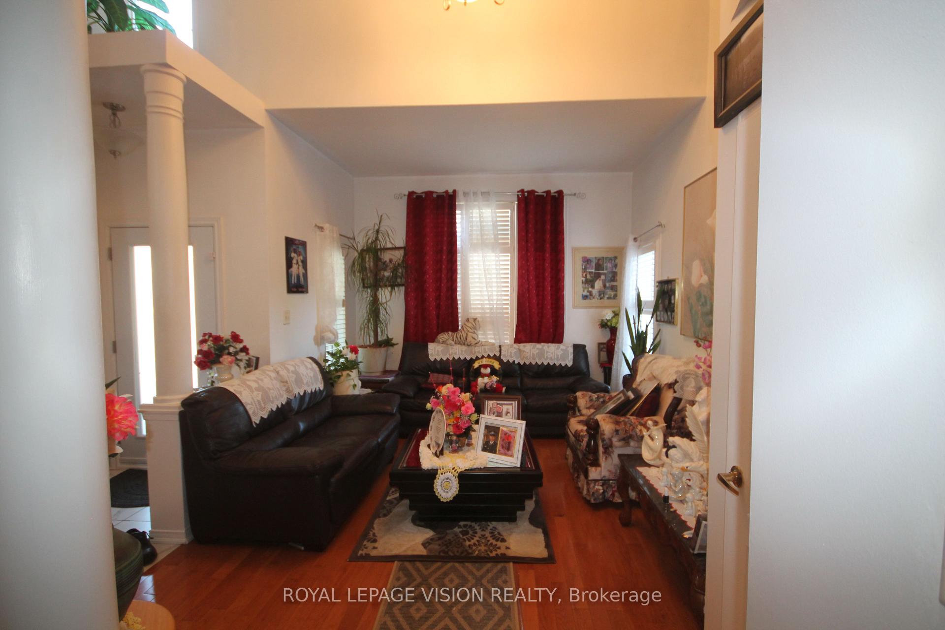 Photo 6 of 45 Bradbury Crescent, Ajax, Northwest Ajax — HOMEH