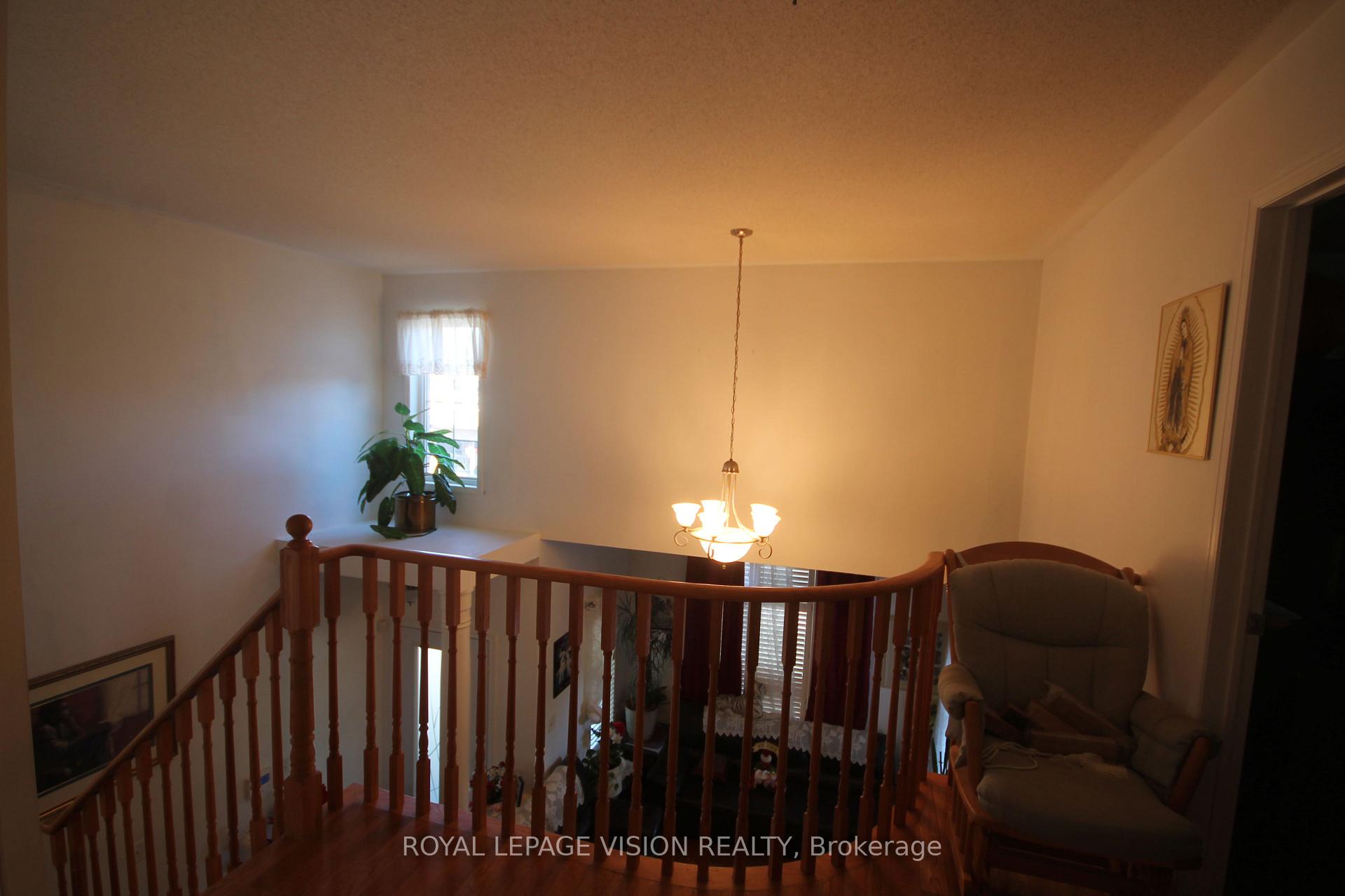Photo 9 of 45 Bradbury Crescent, Ajax, Northwest Ajax — HOMEH